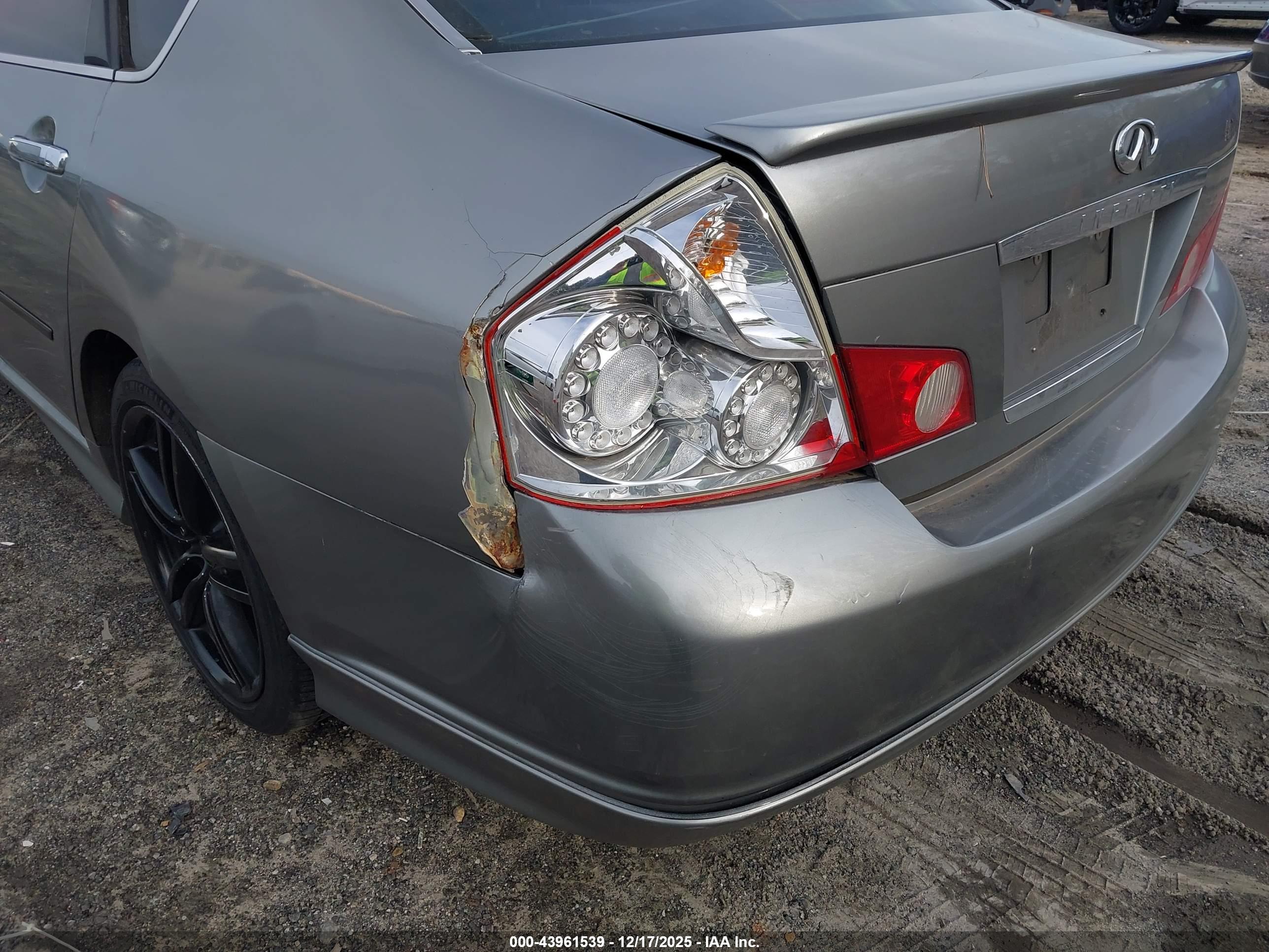 INFINITI M35X image 6