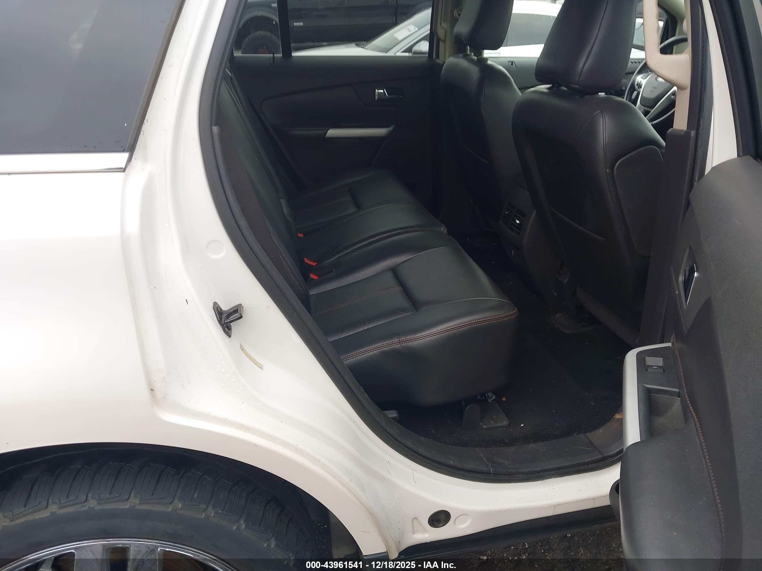 FORD EDGE image 8