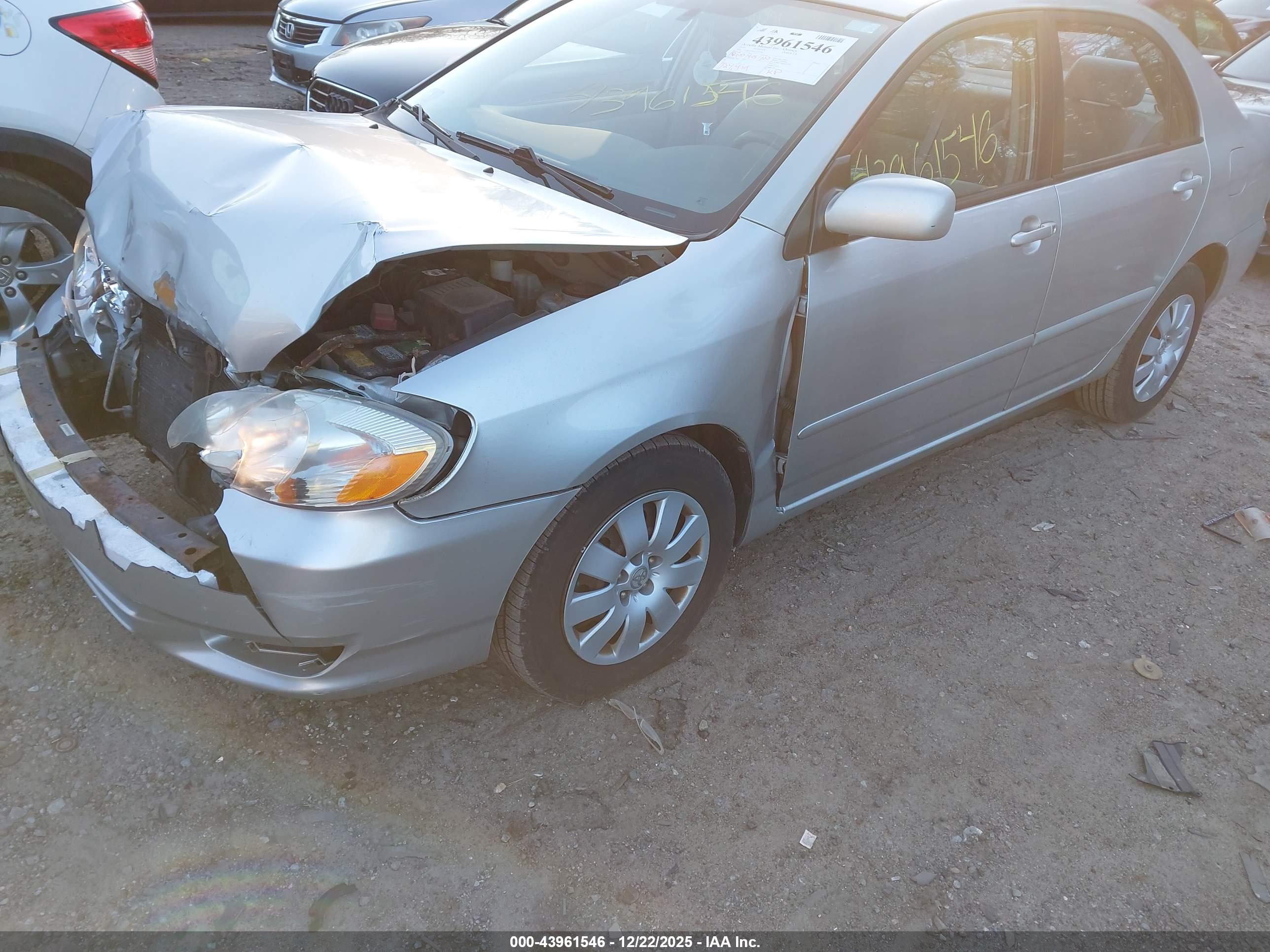 TOYOTA COROLLA image 2