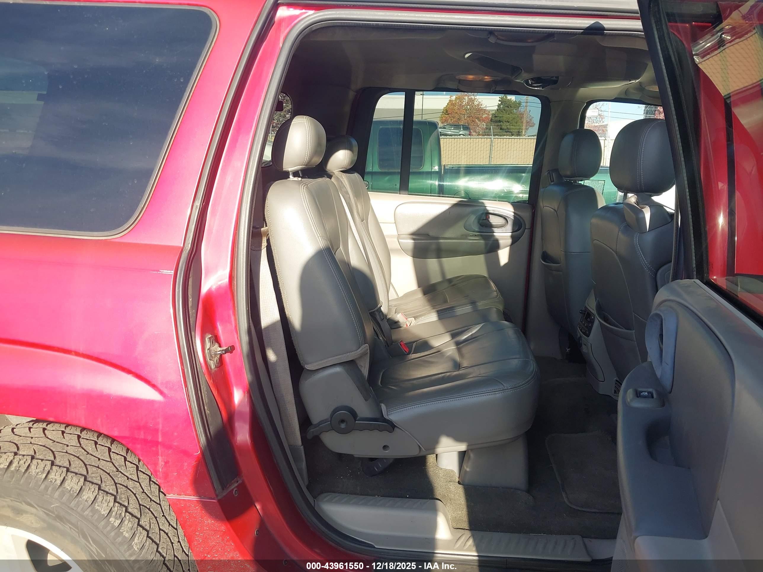 CHEVROLET TRAILBLAZER image 8