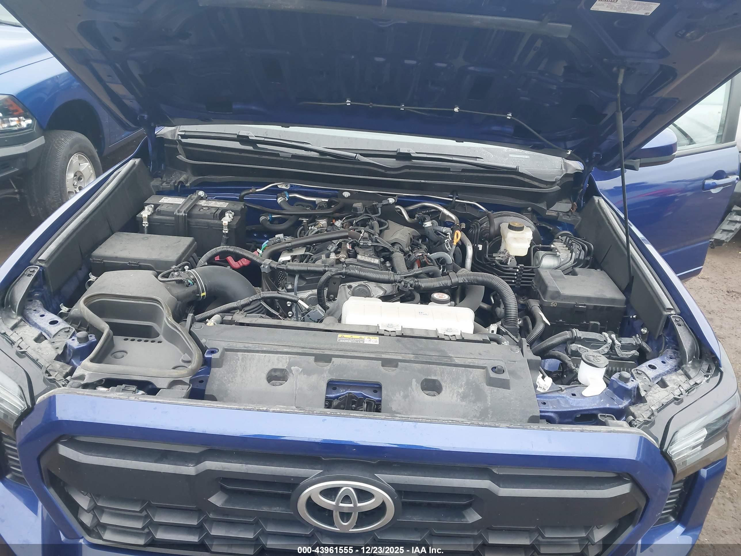 TOYOTA TACOMA image 10