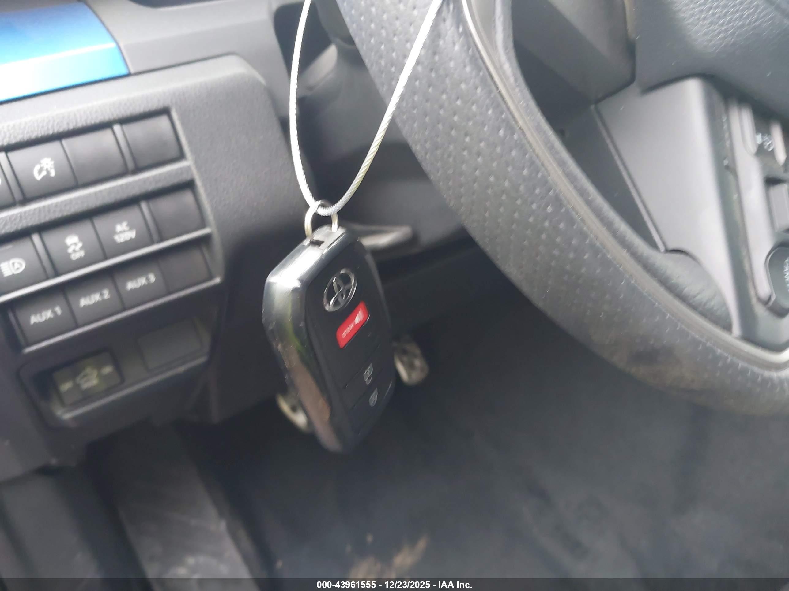 TOYOTA TACOMA image 11