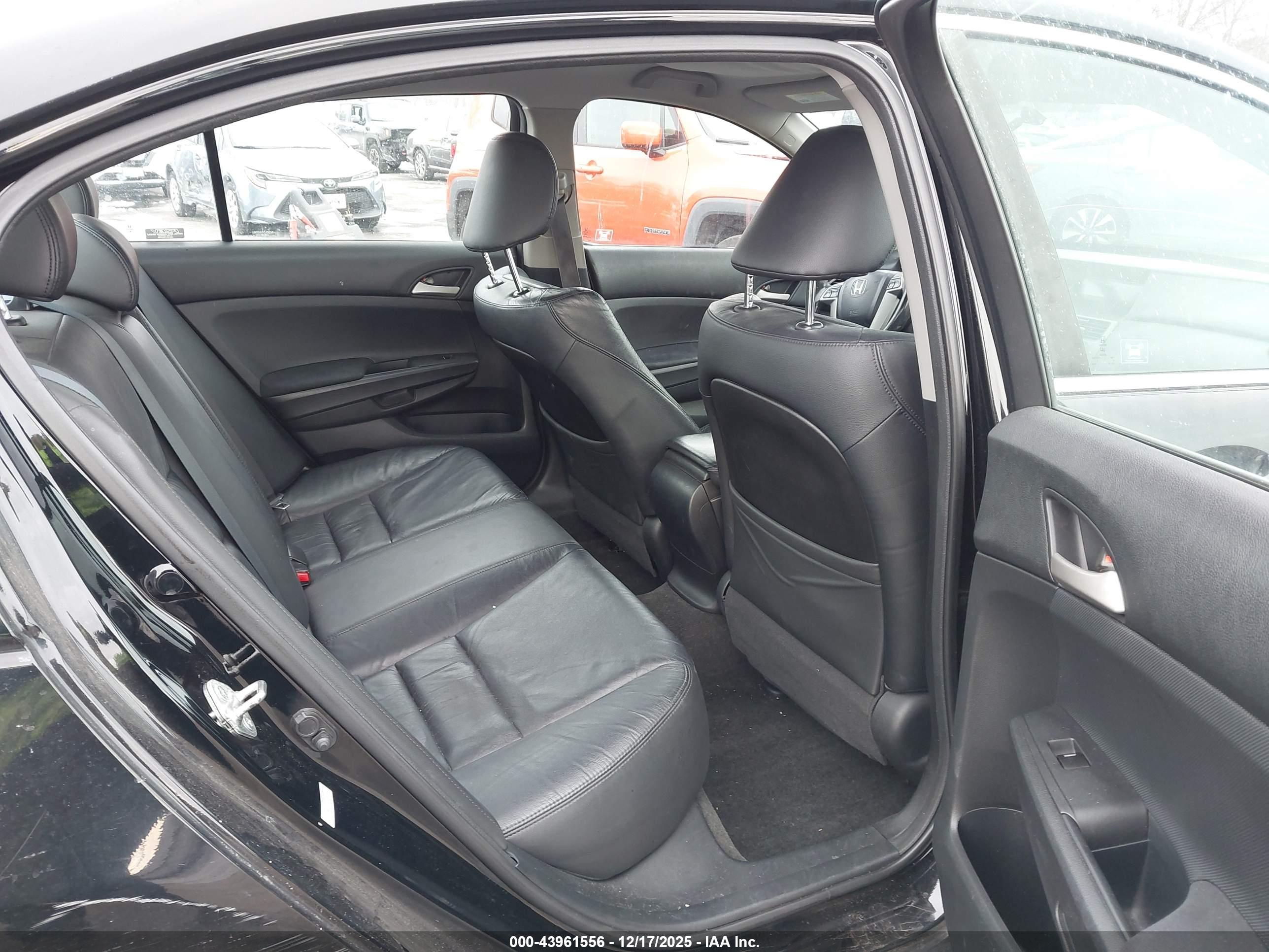 HONDA ACCORD image 8