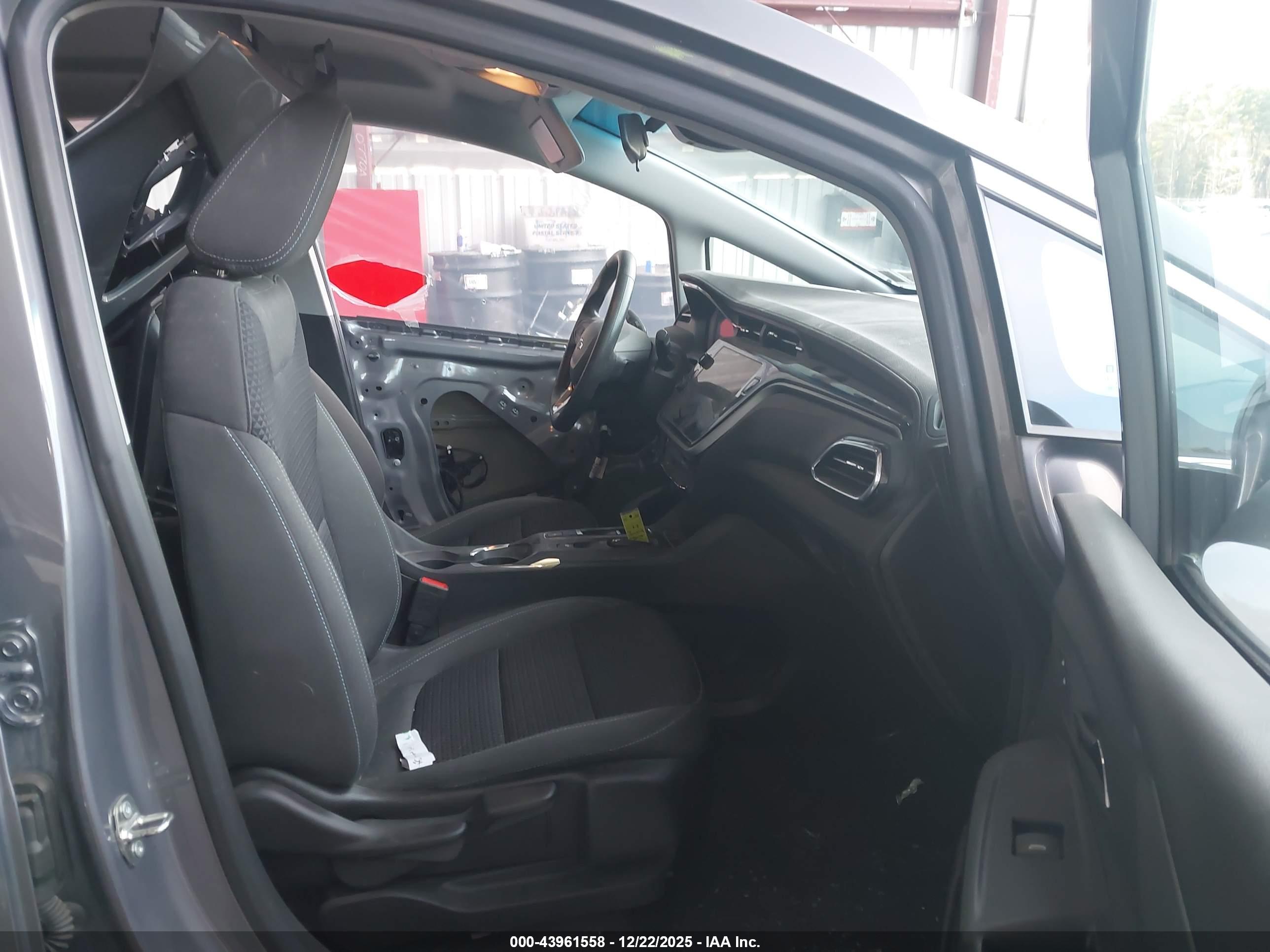 CHEVROLET BOLT image 5