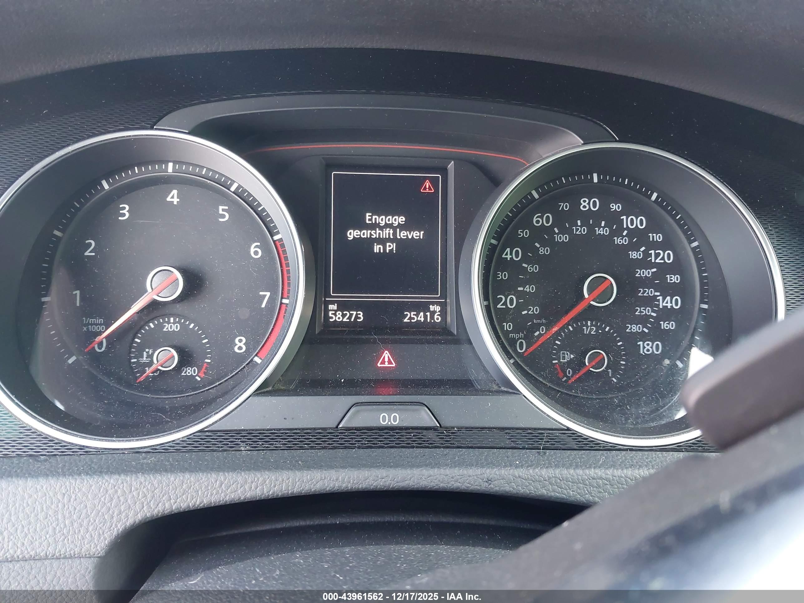 VOLKSWAGEN GOLF image 7