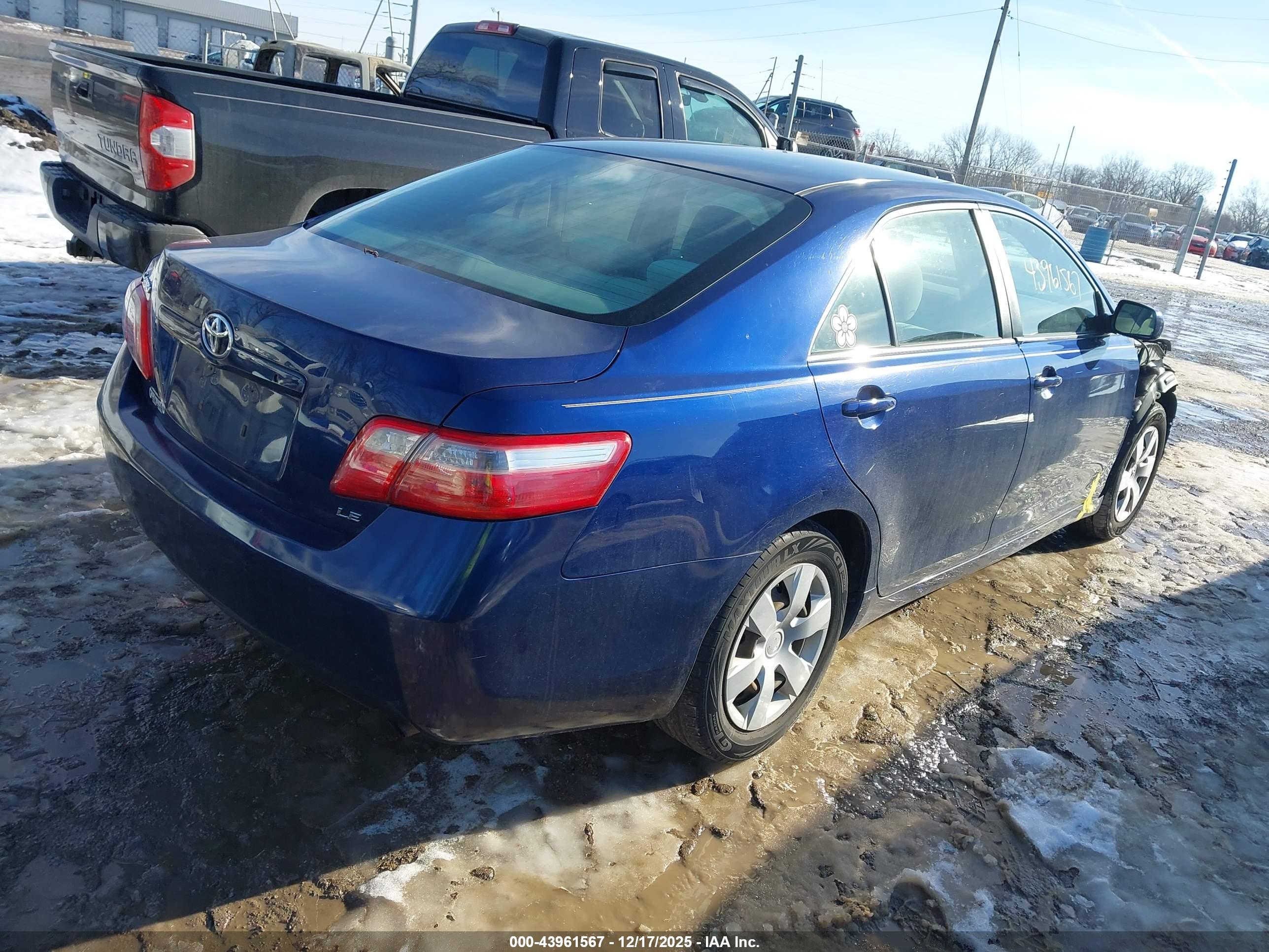 TOYOTA CAMRY image 4