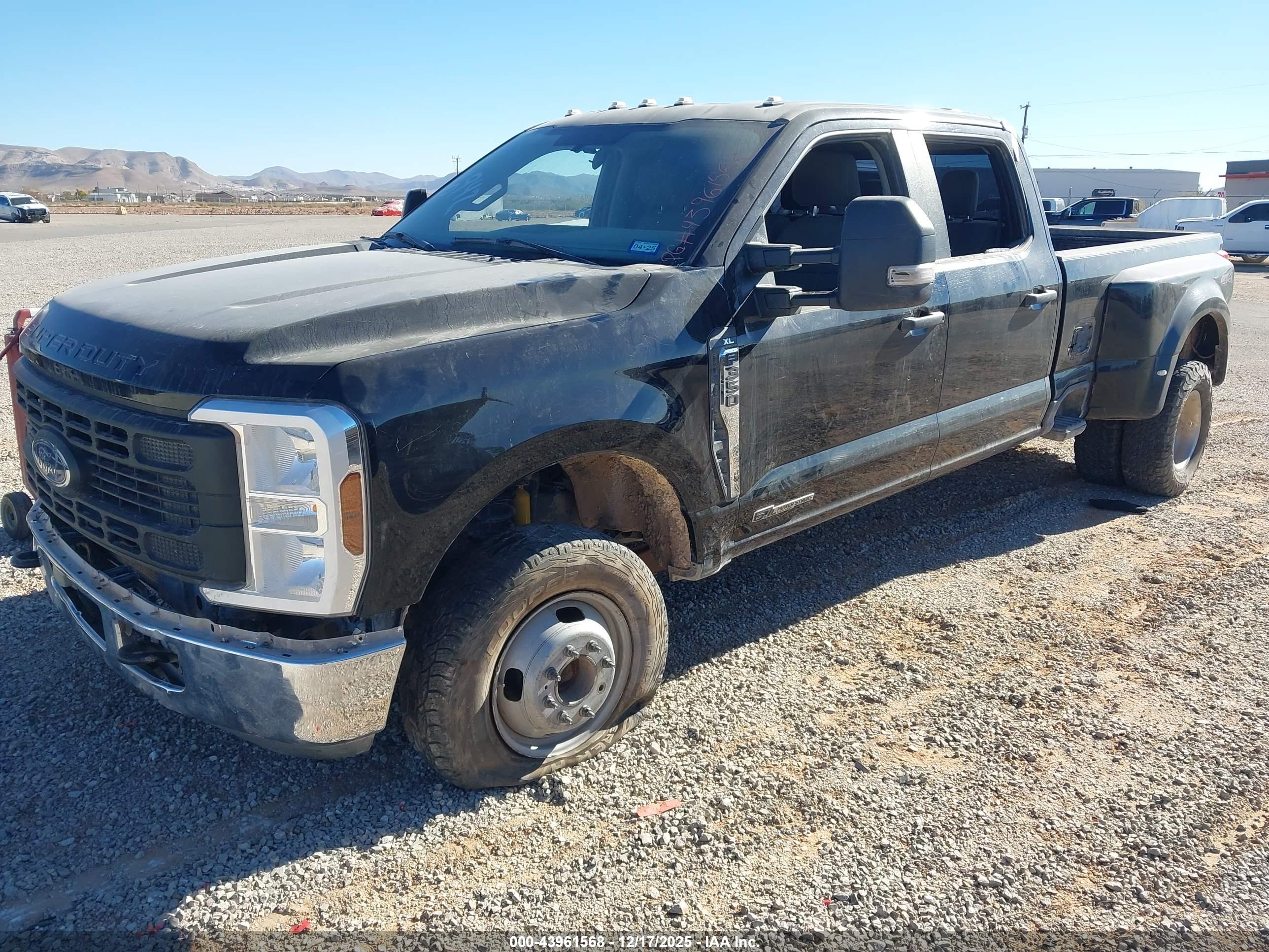 FORD F-350 image 2