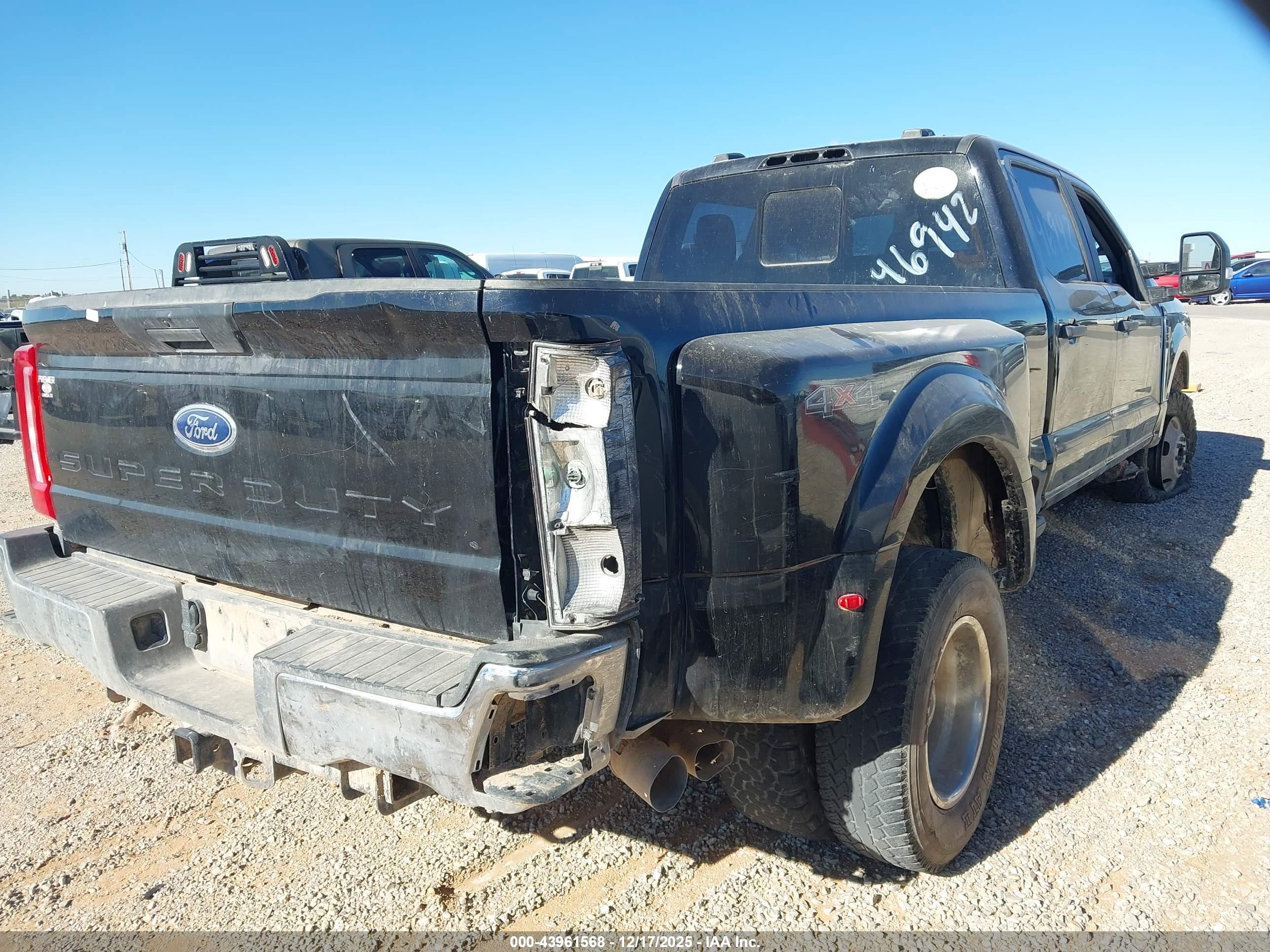FORD F-350 image 4