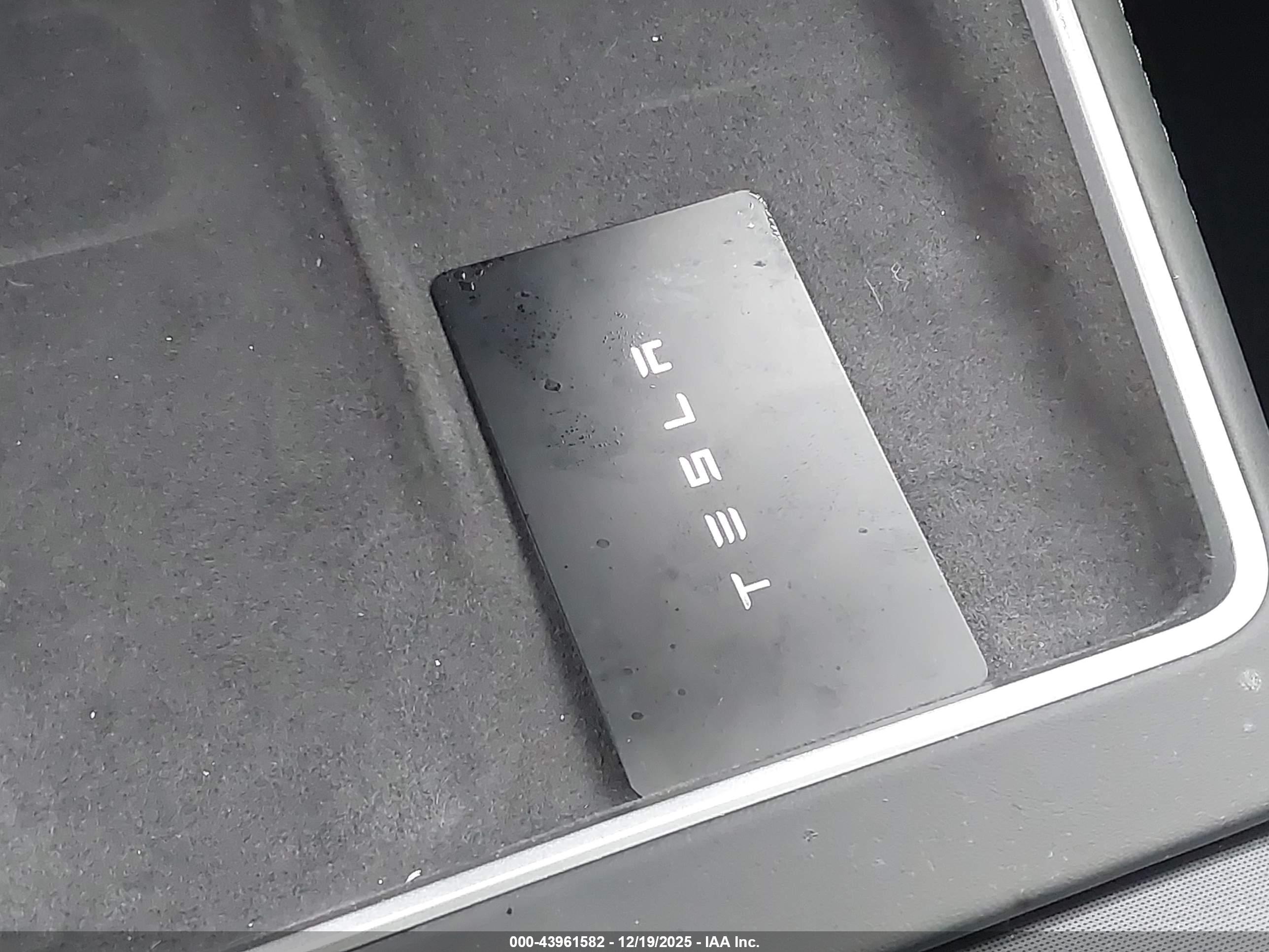 TESLA MODEL image 11