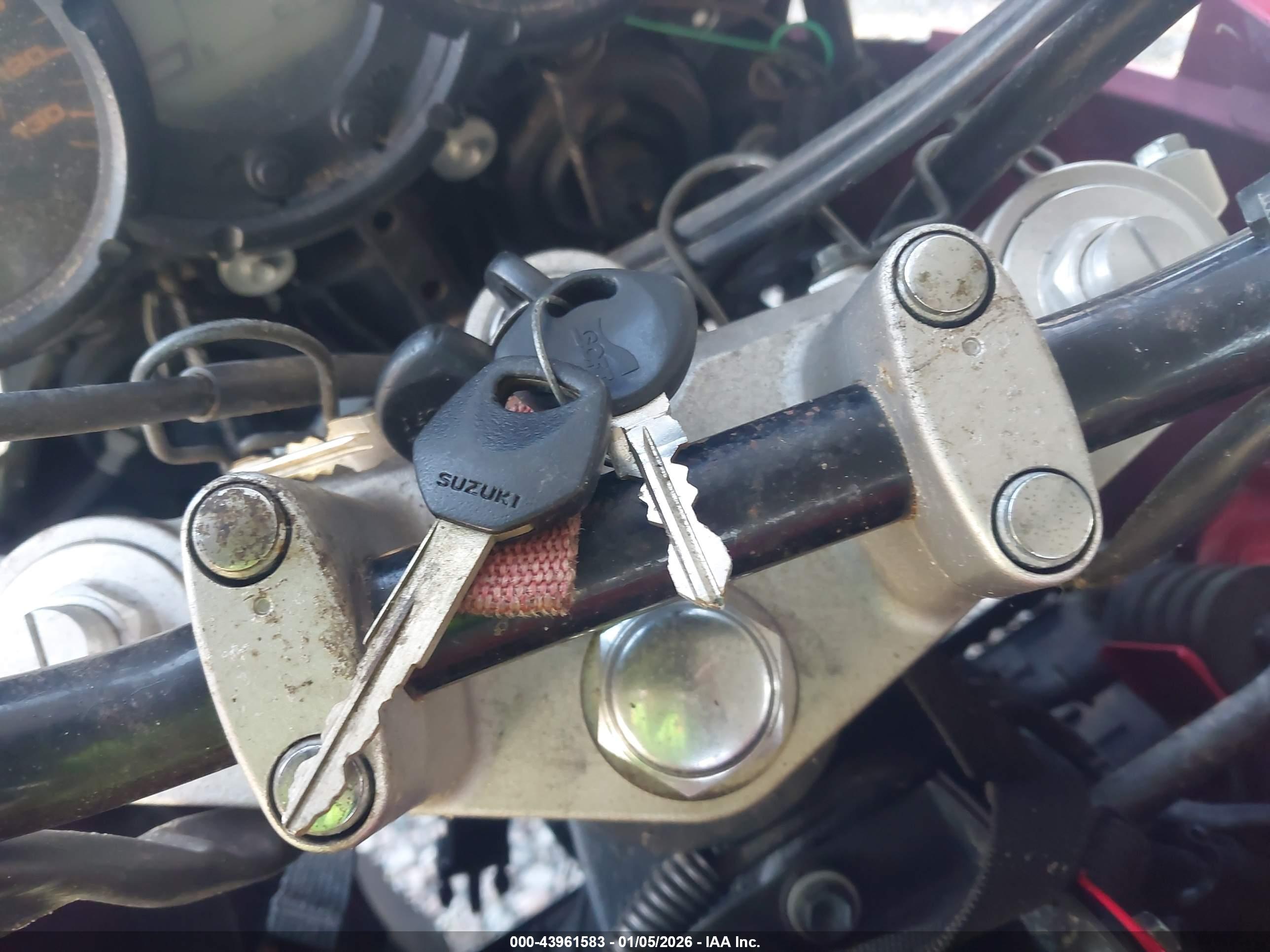 SUZUKI DL650 image 11
