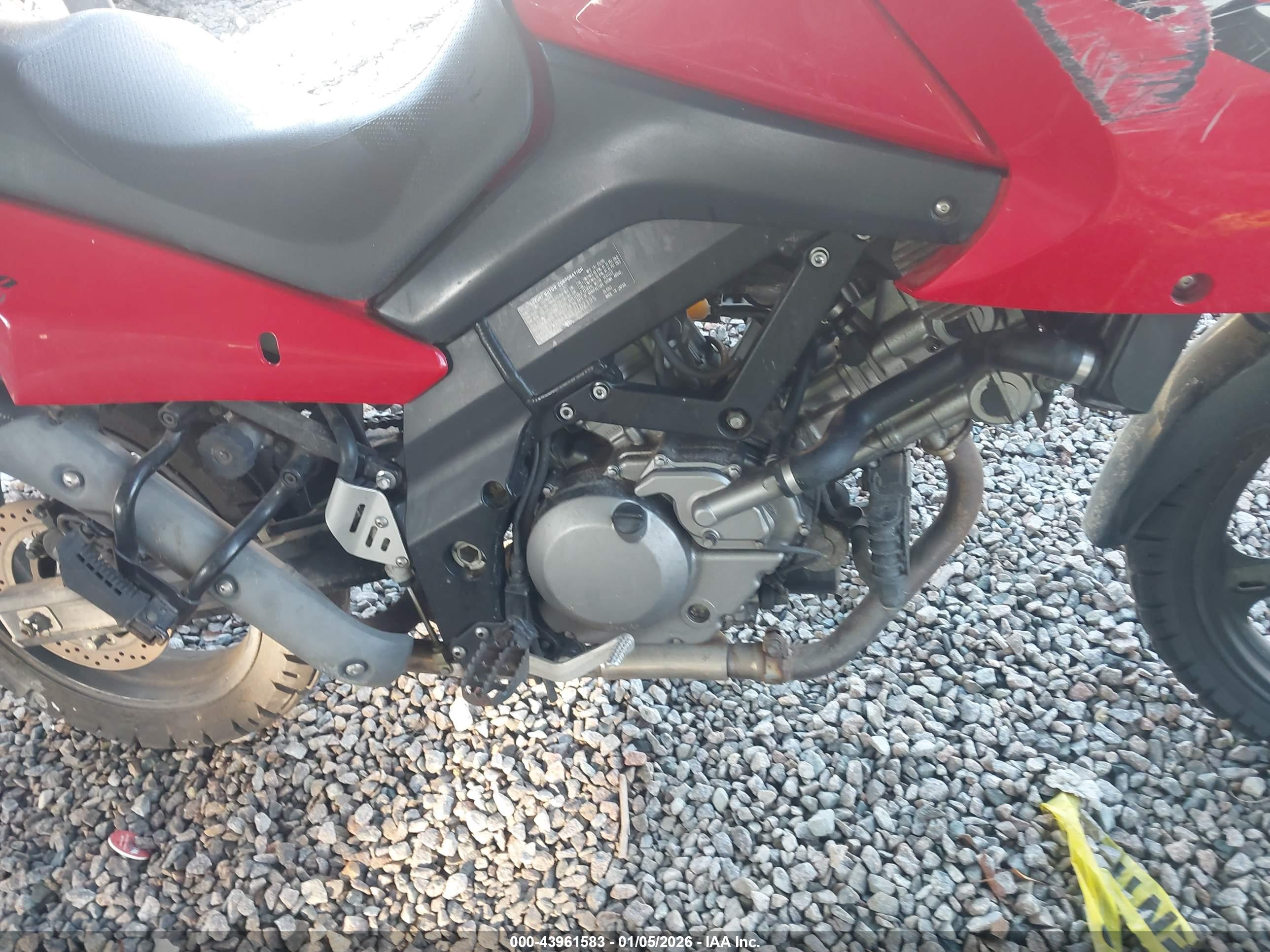 SUZUKI DL650 image 8