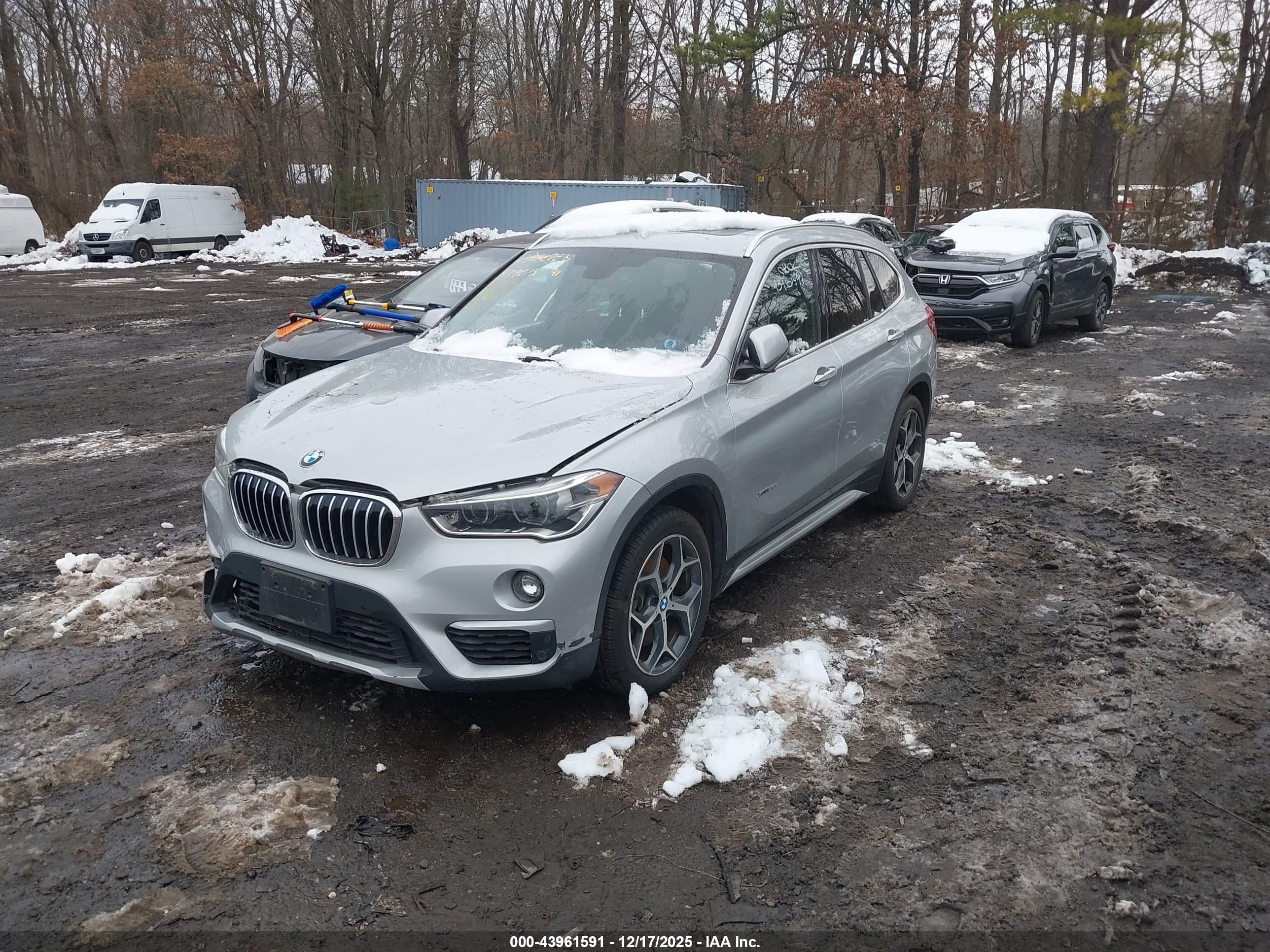 BMW X1 image 2