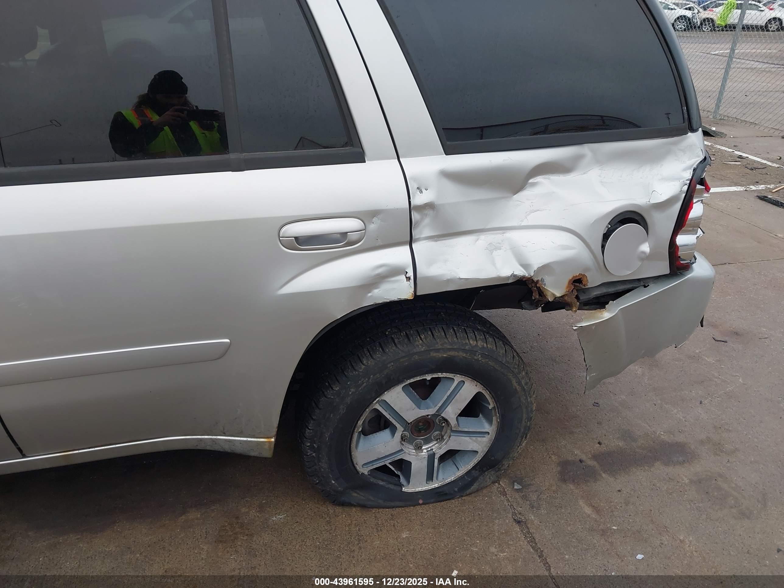 CHEVROLET TRAILBLAZER image 6