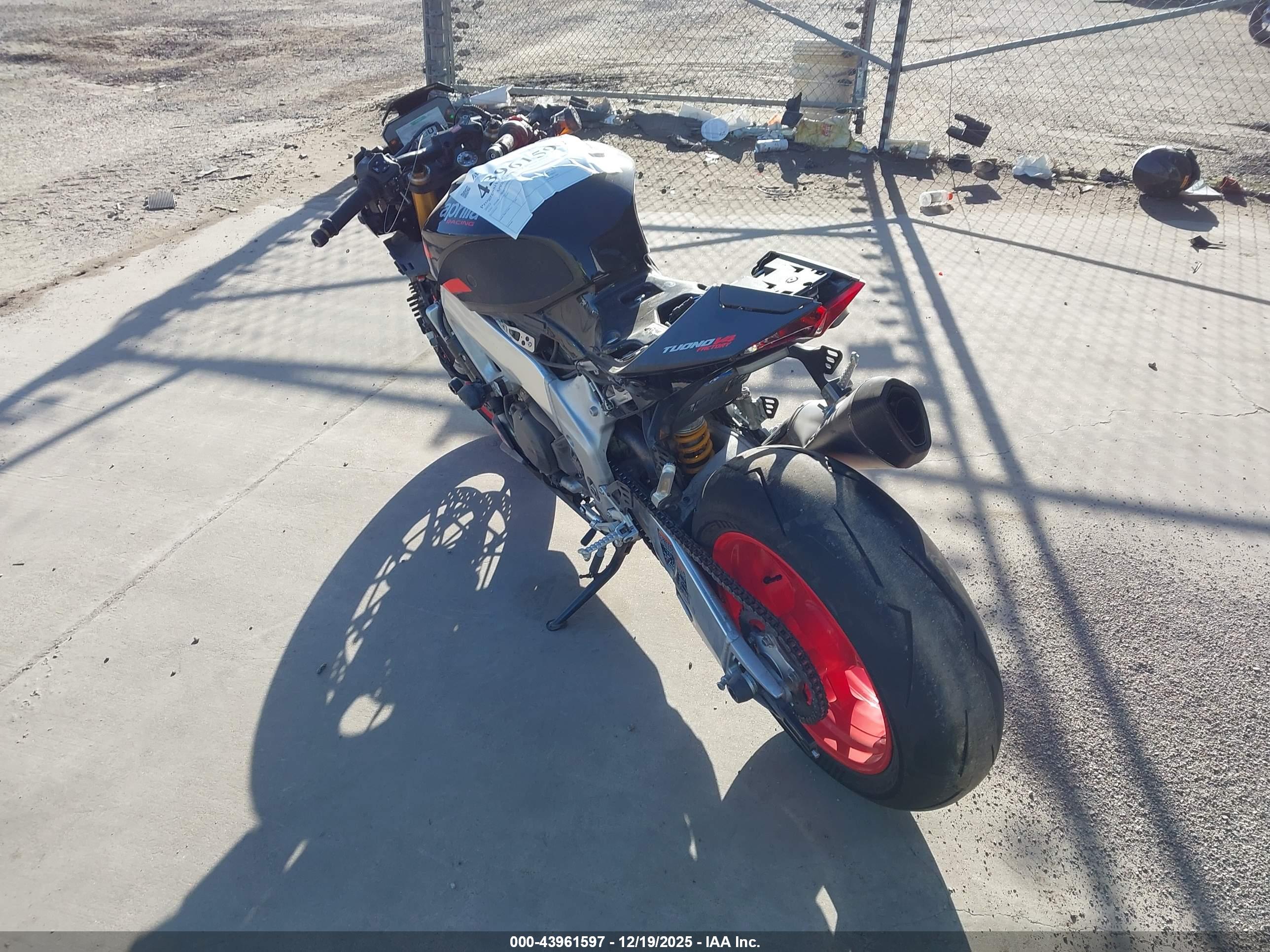APRILIA TUONO image 3