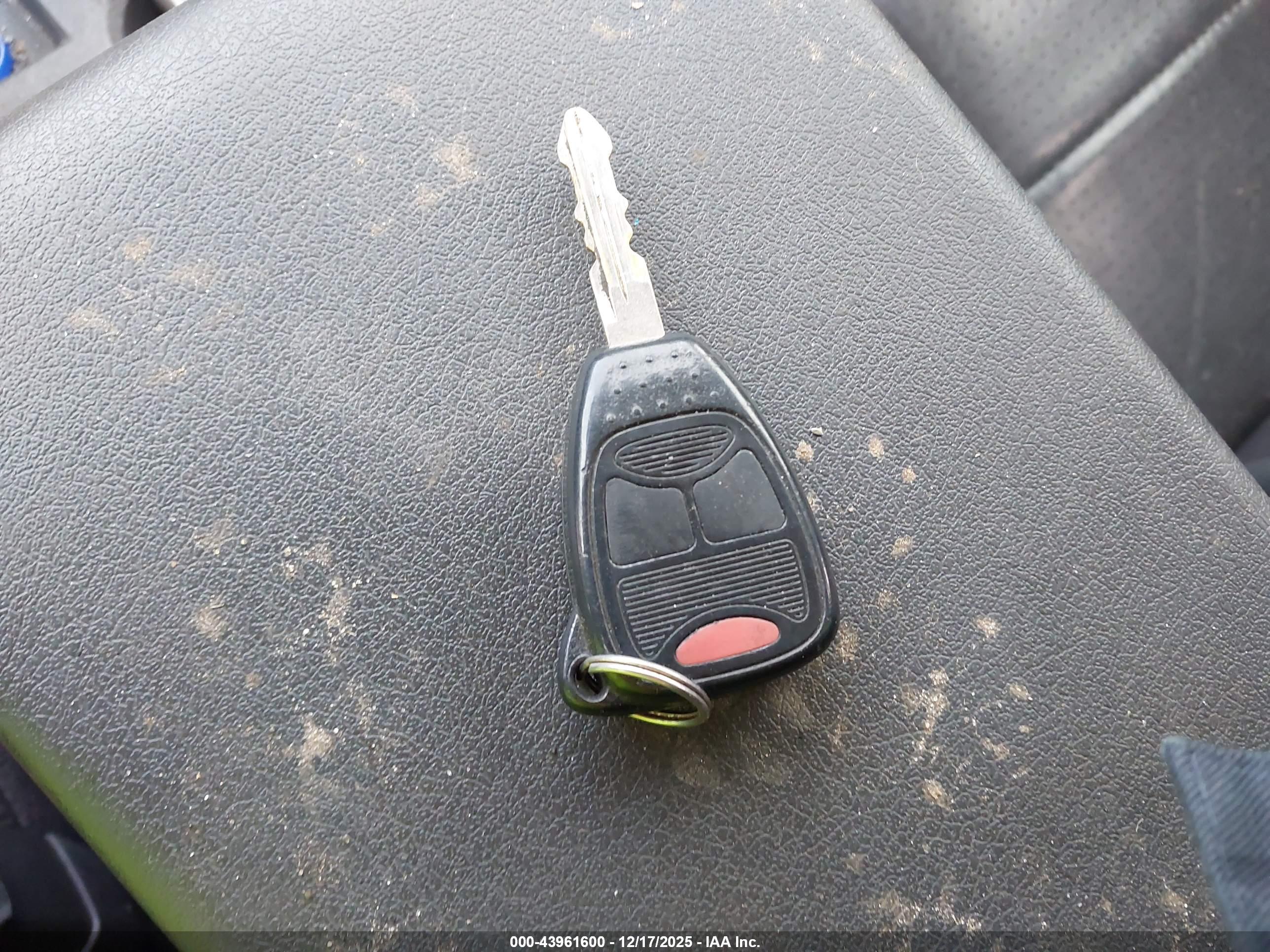 DODGE NITRO image 11