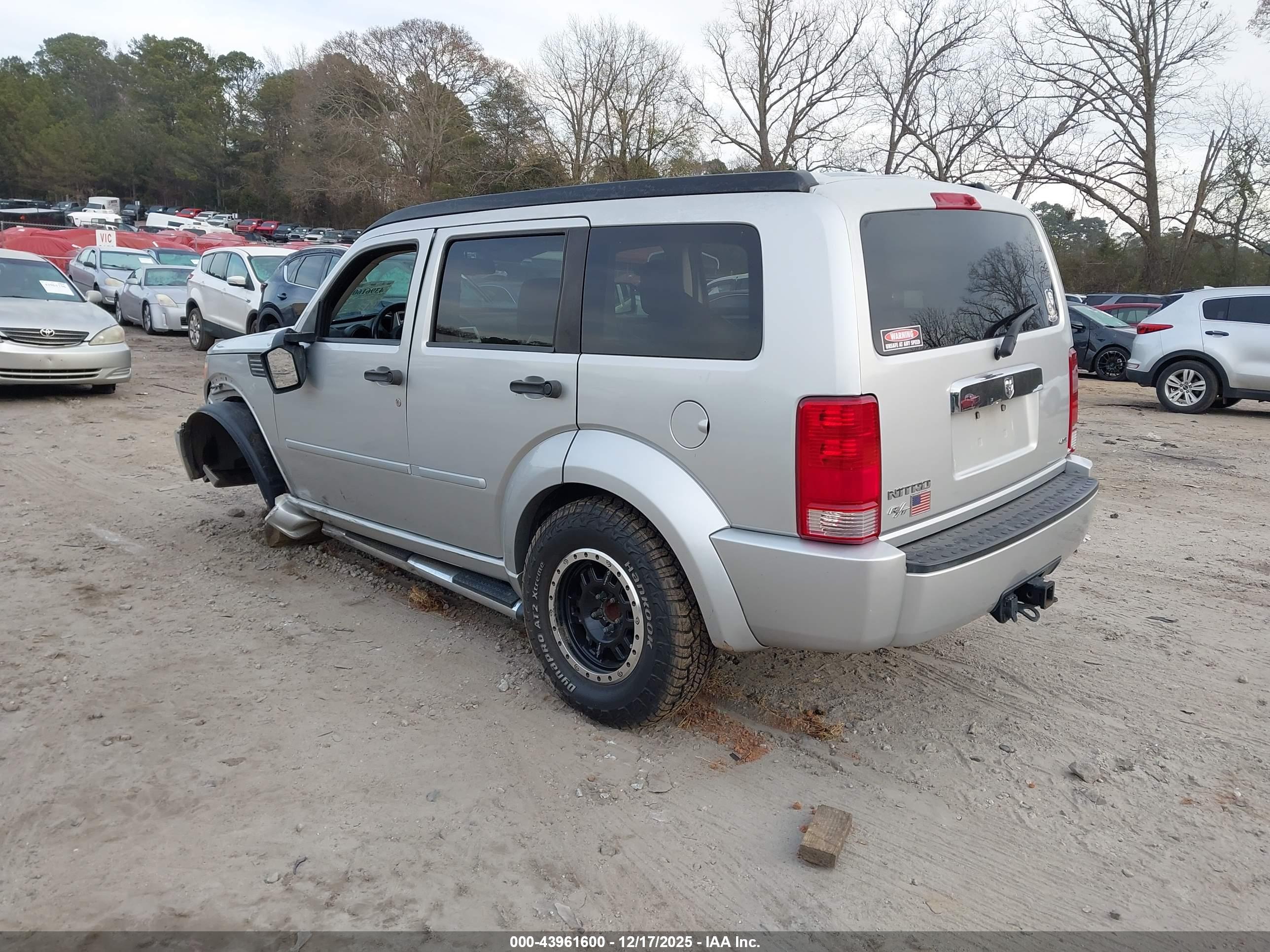DODGE NITRO image 3