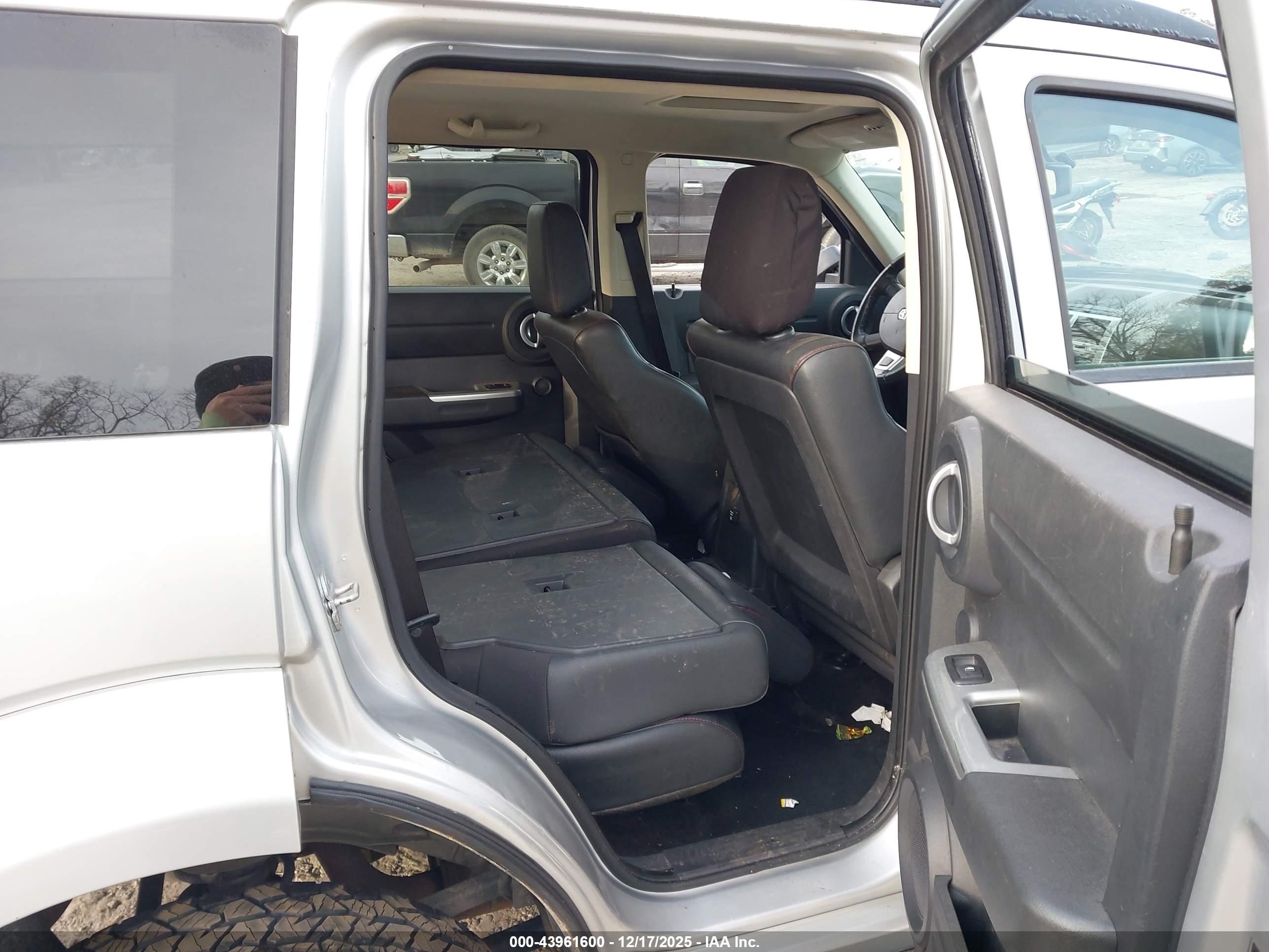 DODGE NITRO image 8