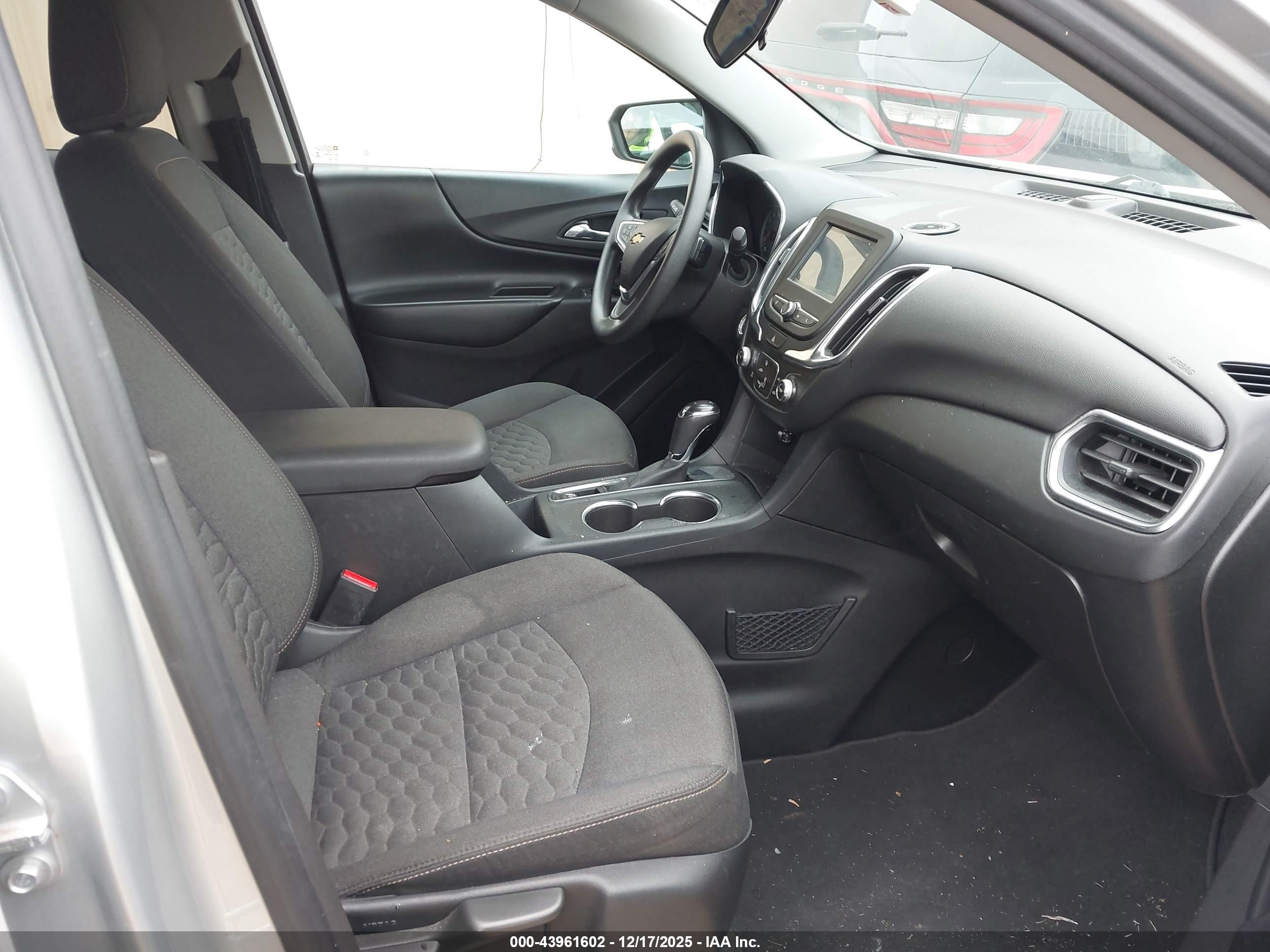 CHEVROLET EQUINOX image 5