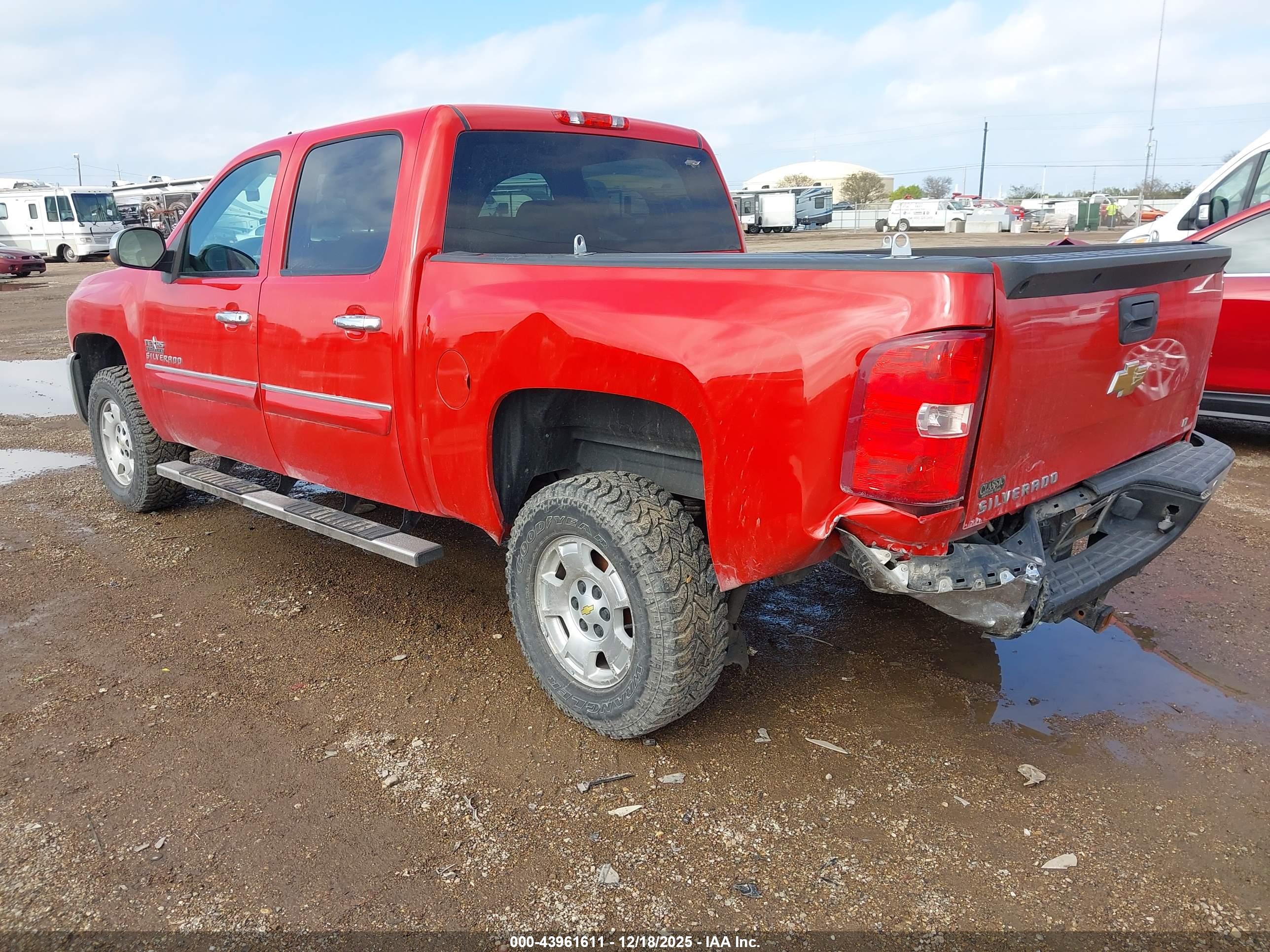 CHEVROLET SILVERADO image 3