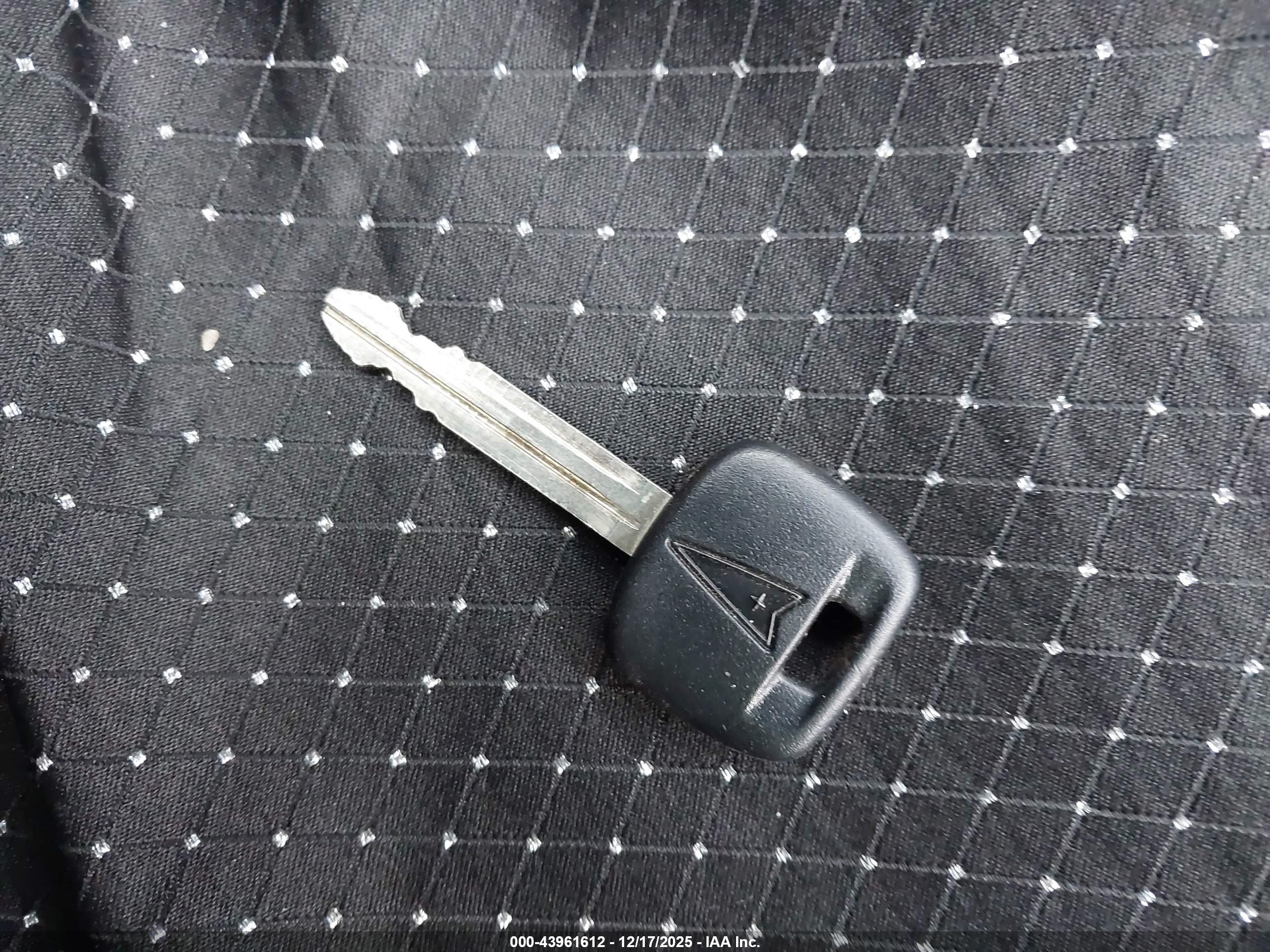 PONTIAC VIBE image 11