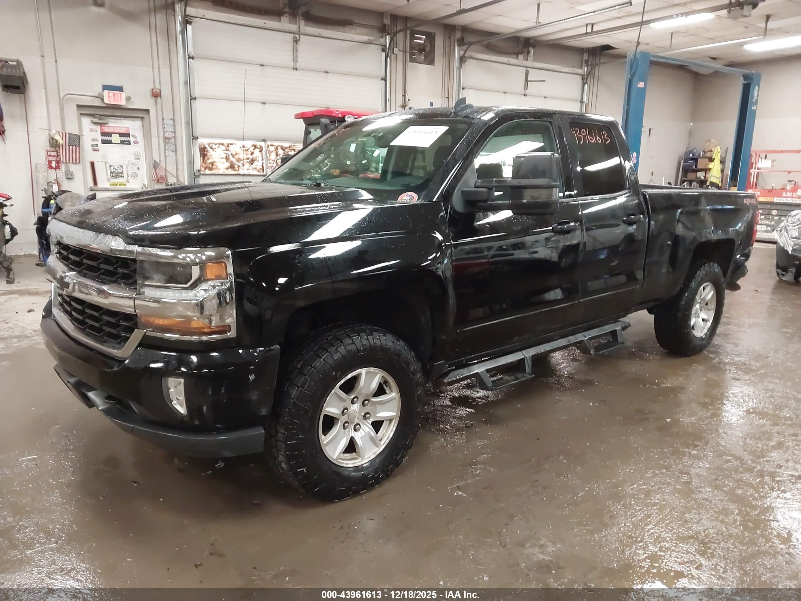 CHEVROLET SILVERADO image 2