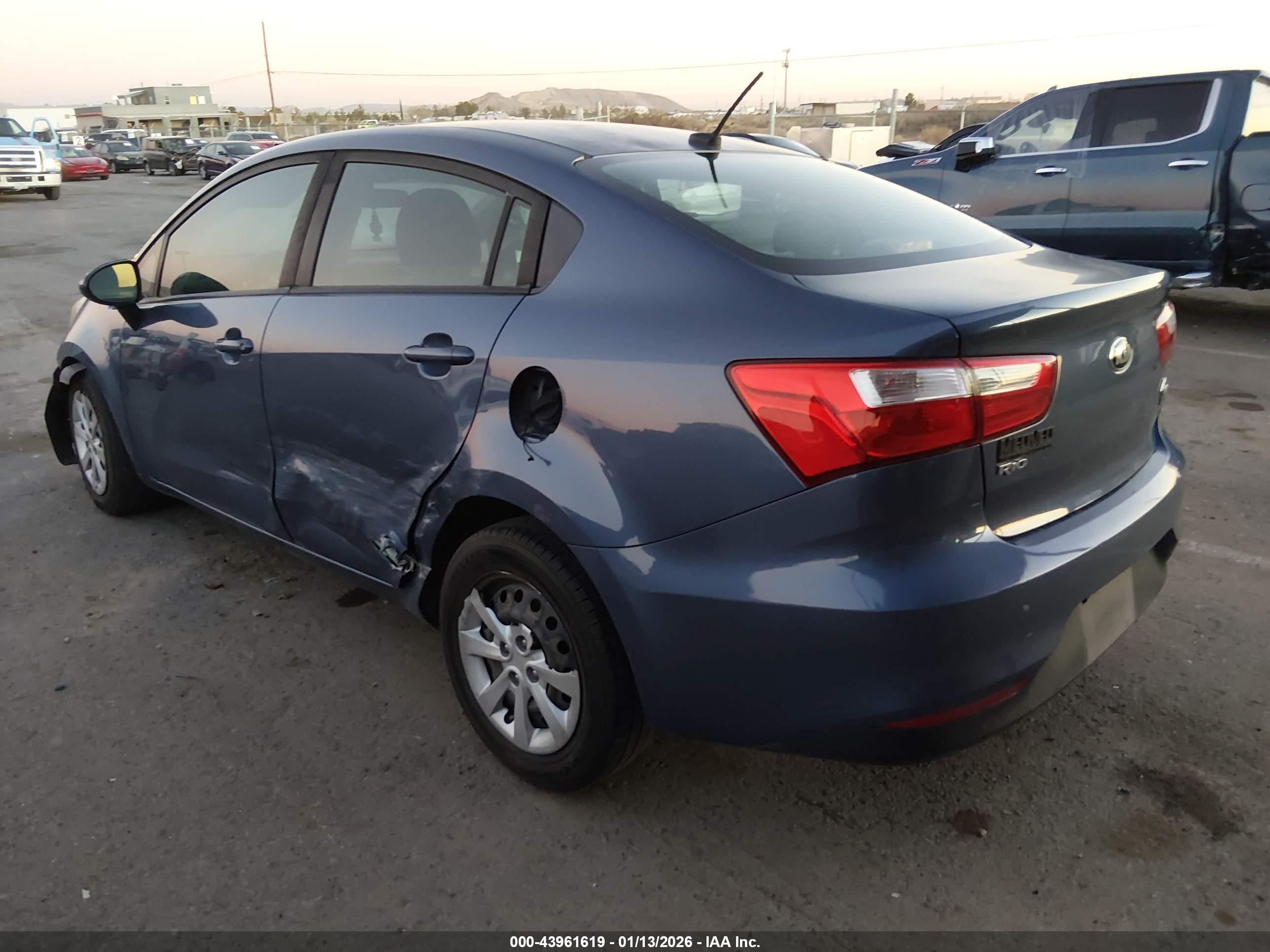 KIA RIO image 3