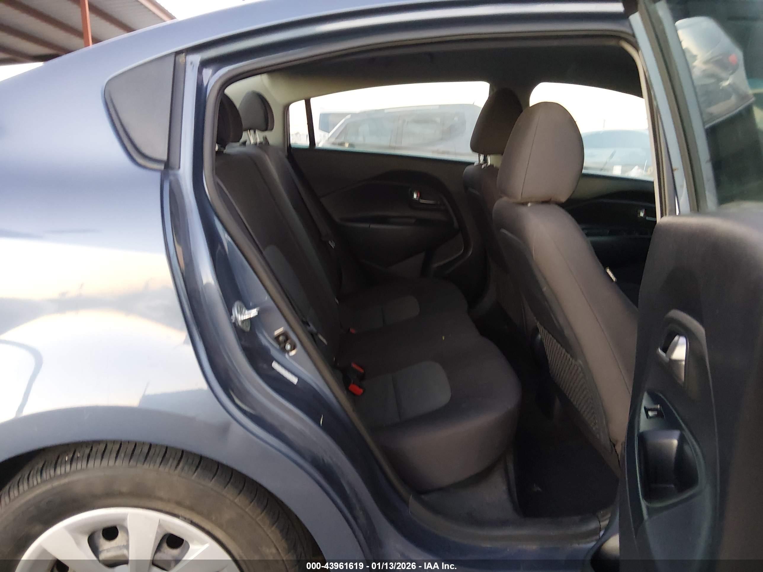KIA RIO image 8