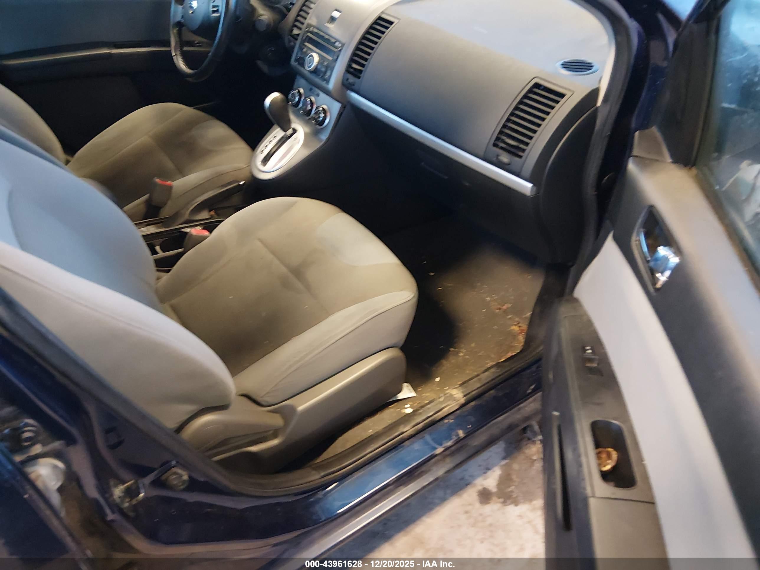 NISSAN SENTRA image 5