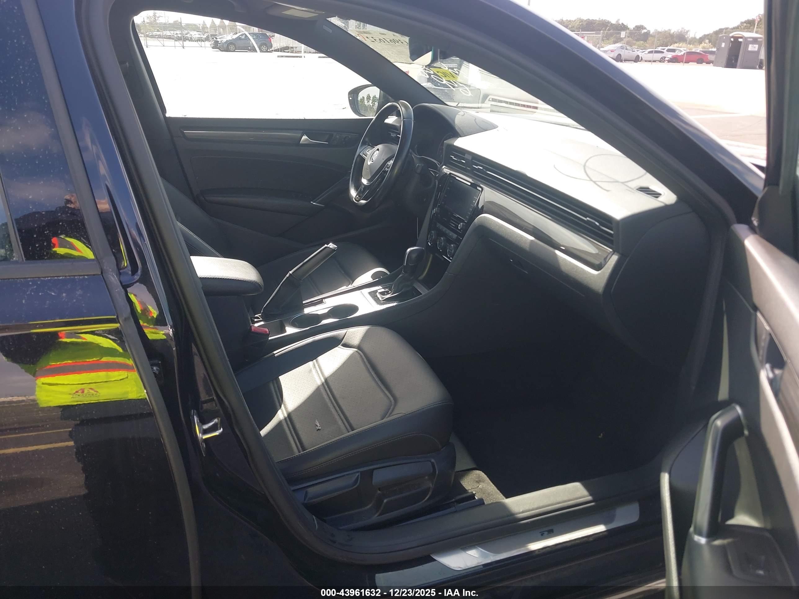 VOLKSWAGEN PASSAT image 5