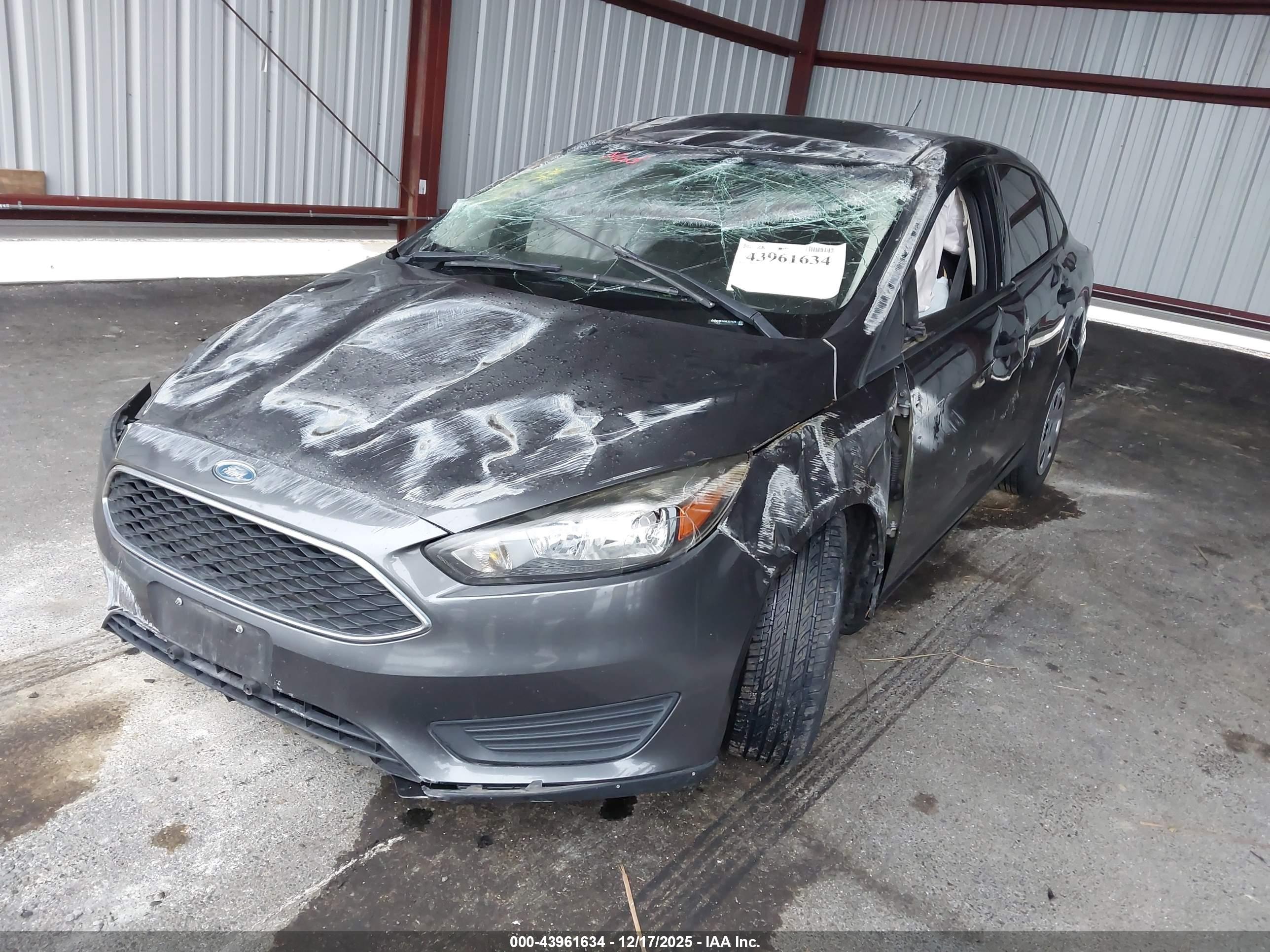 FORD FOCUS image 2