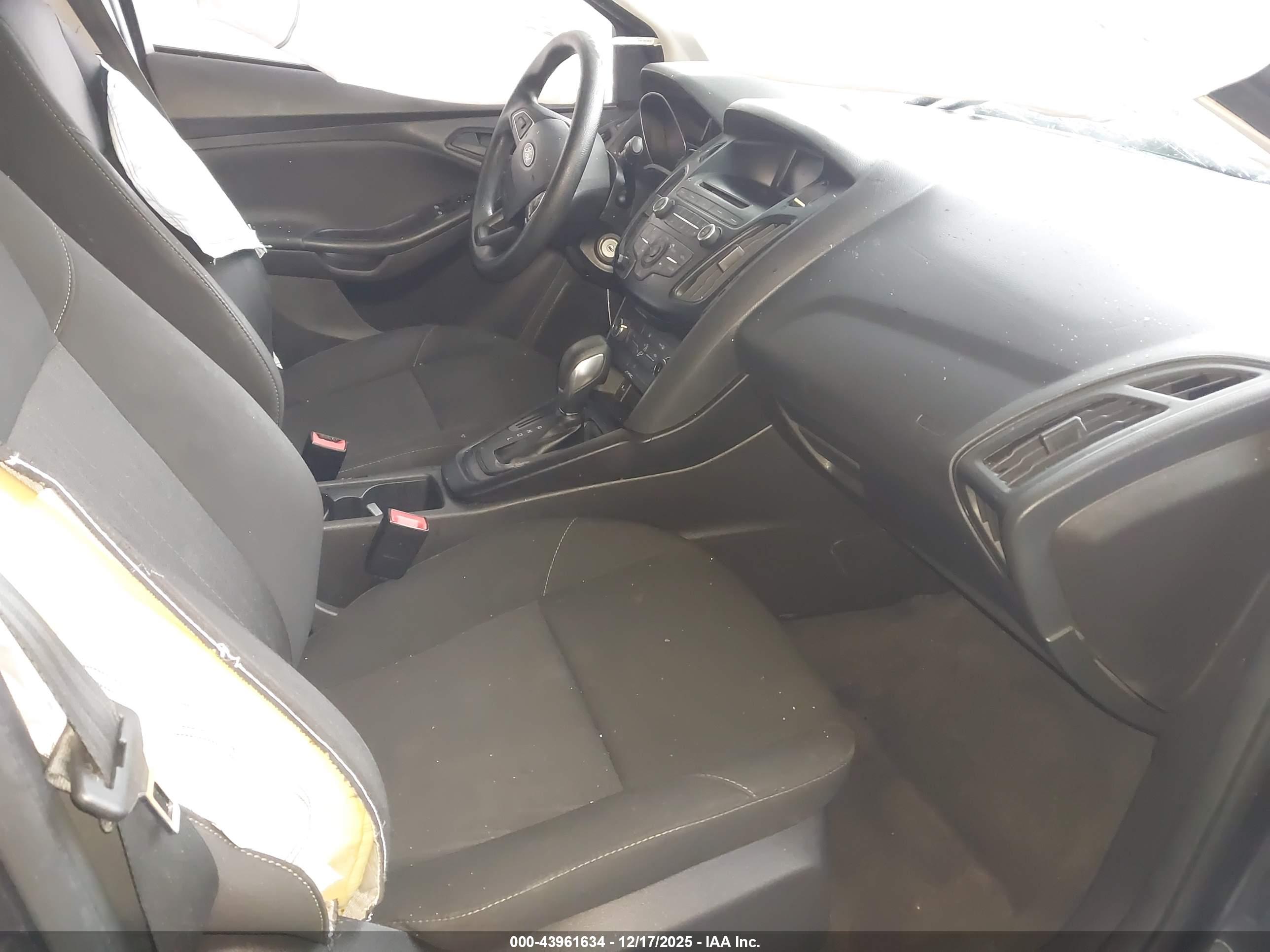 FORD FOCUS image 5