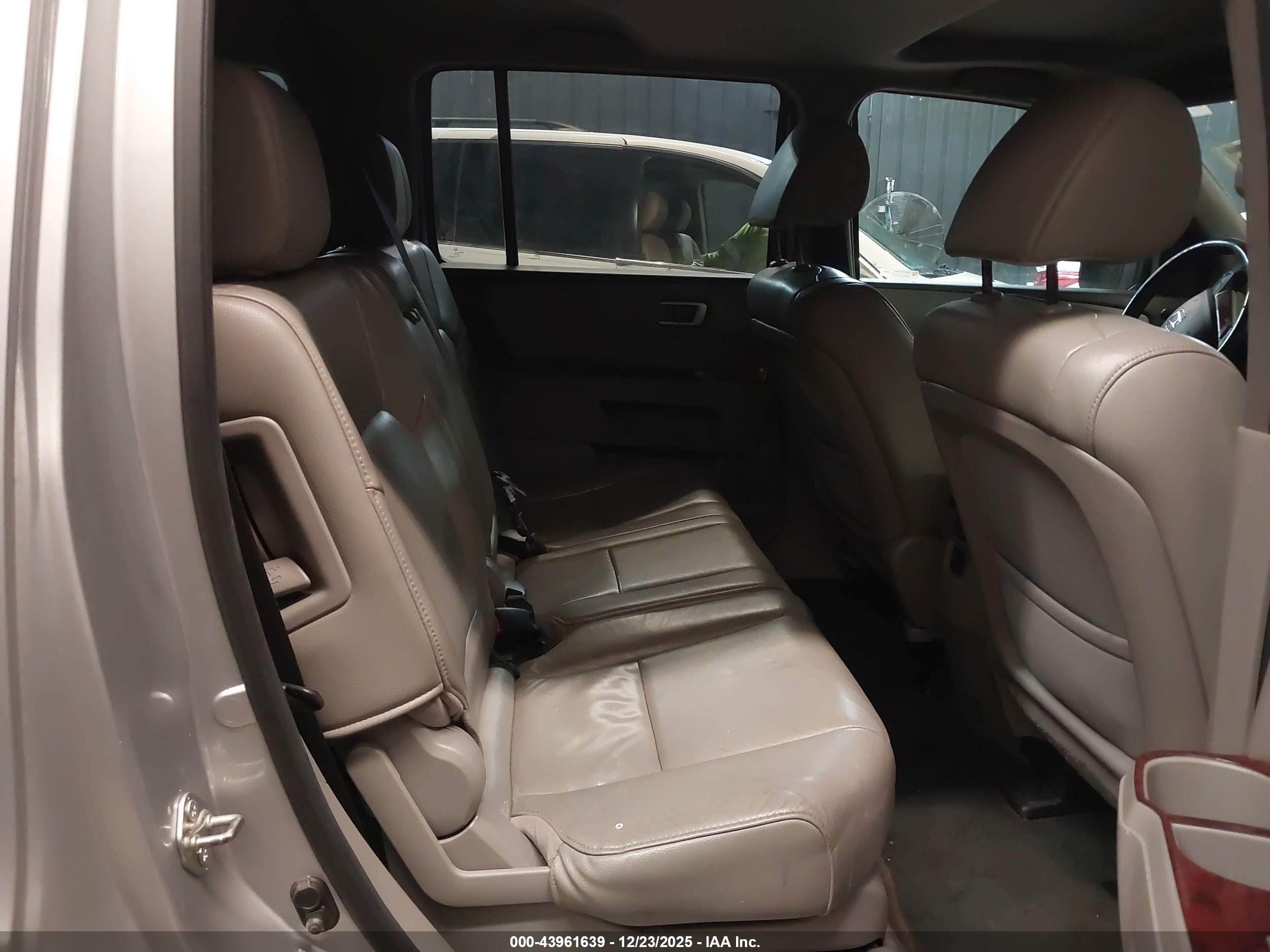 HONDA PILOT image 8