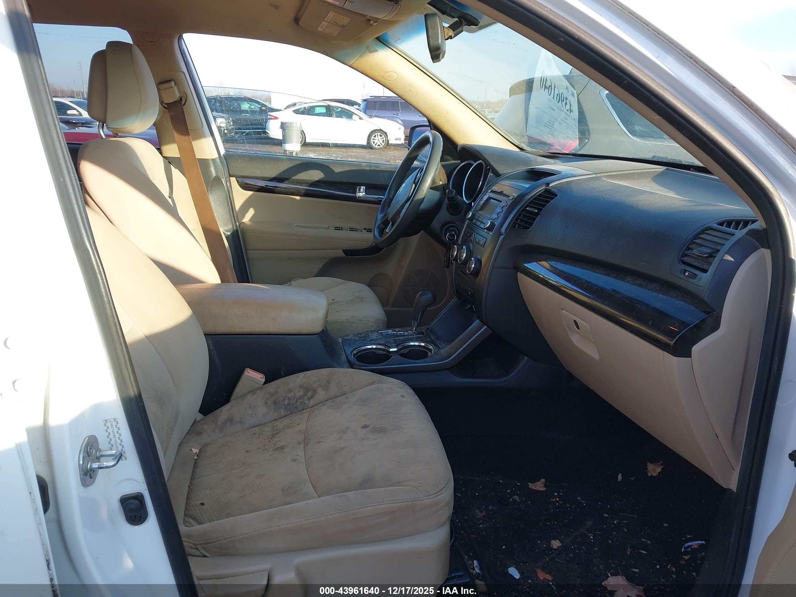 KIA SORENTO image 5