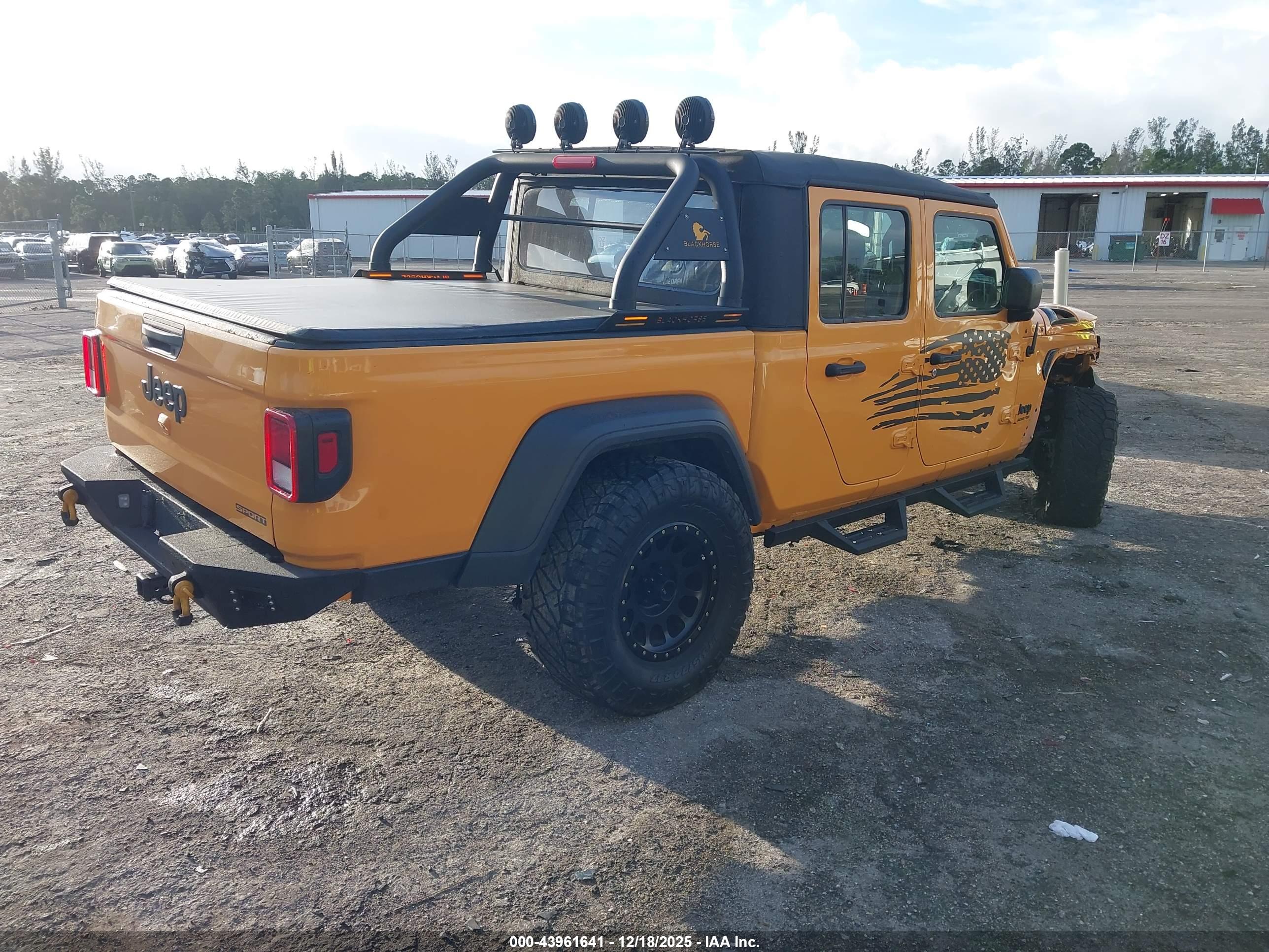 JEEP GLADIATOR image 4