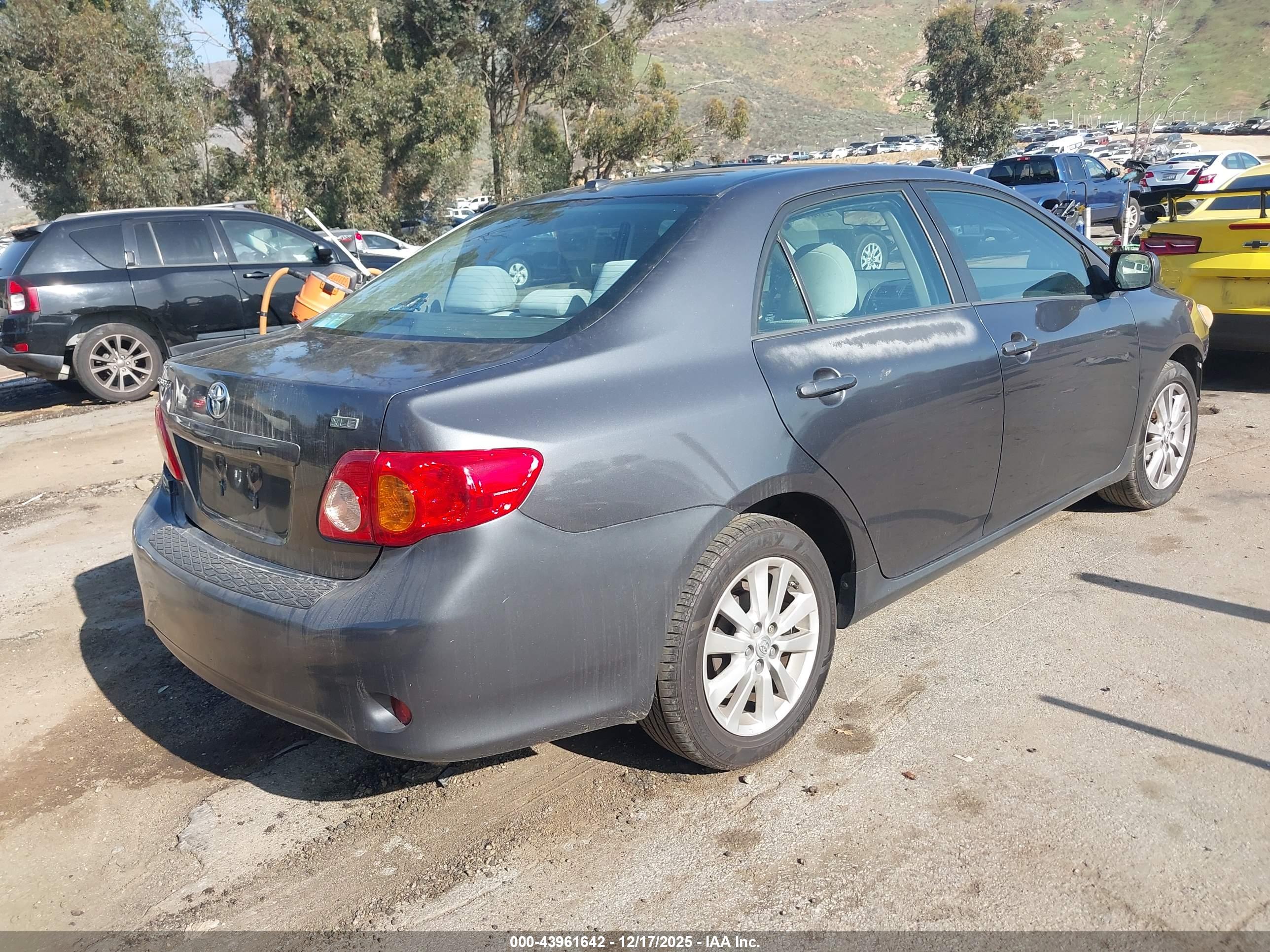 TOYOTA COROLLA image 4