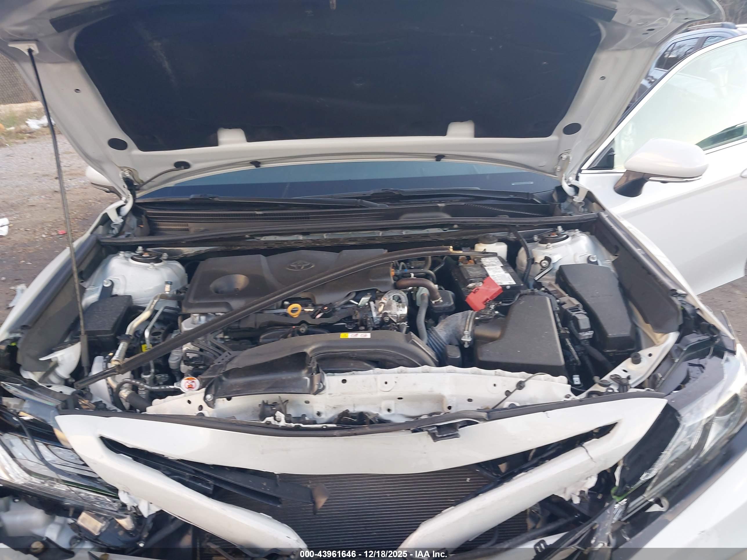 TOYOTA CAMRY image 10