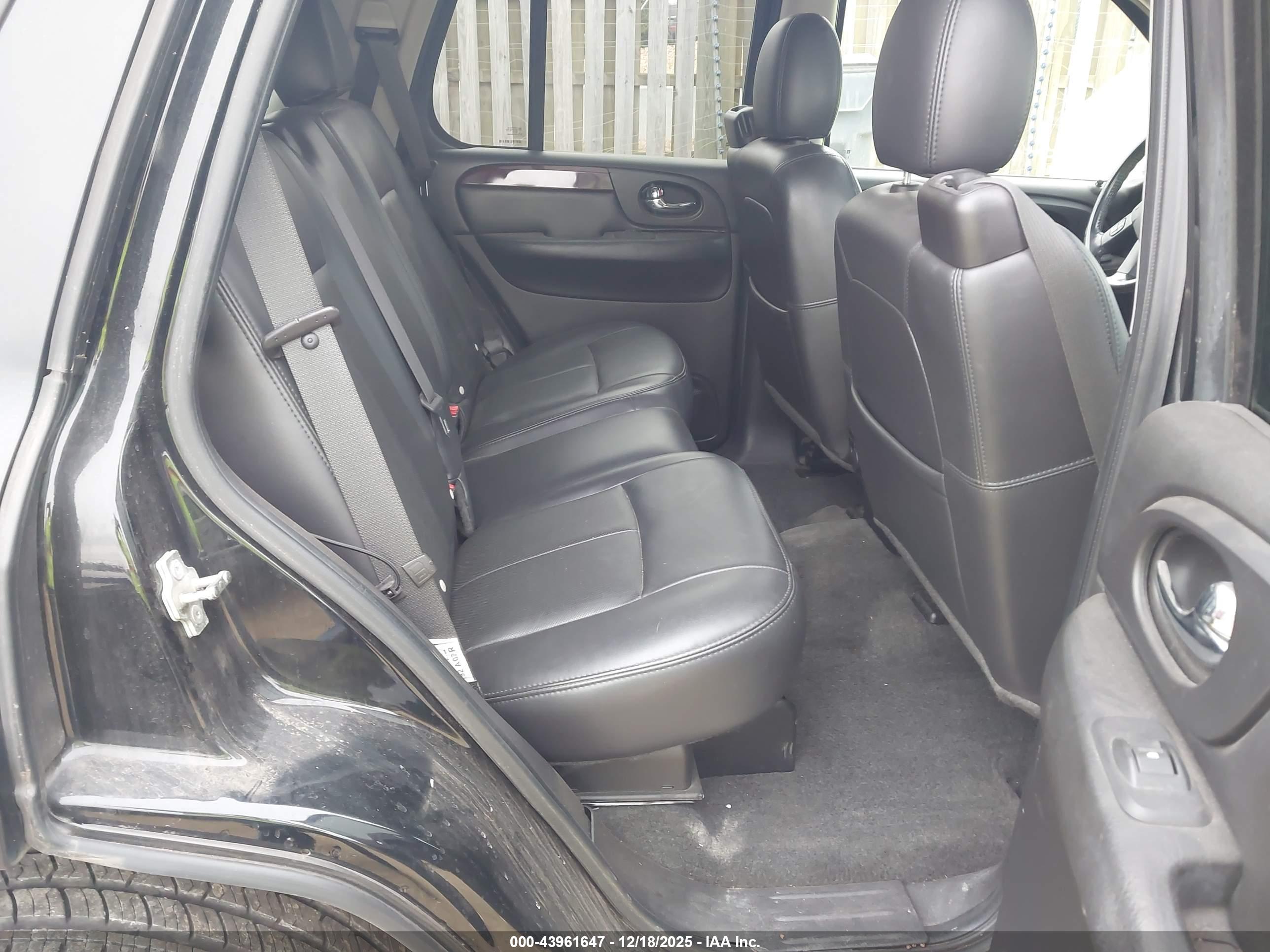 SAAB 9-7X image 8