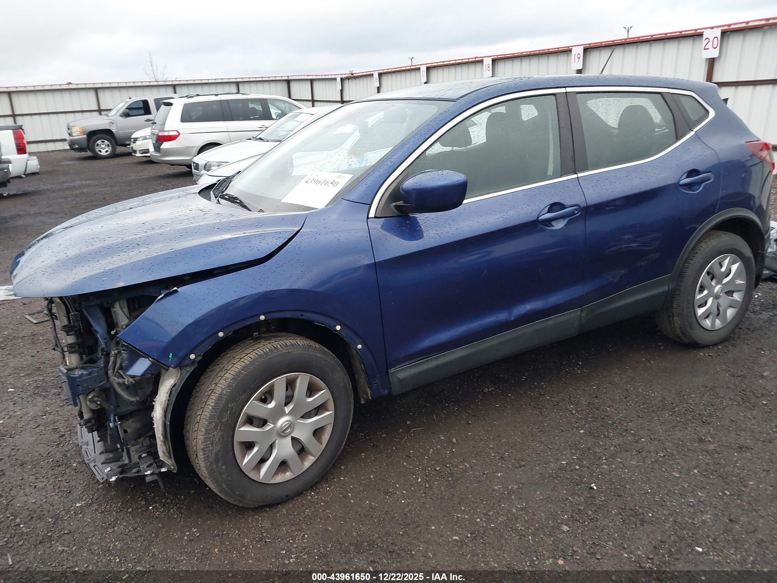 NISSAN ROGUE image 2