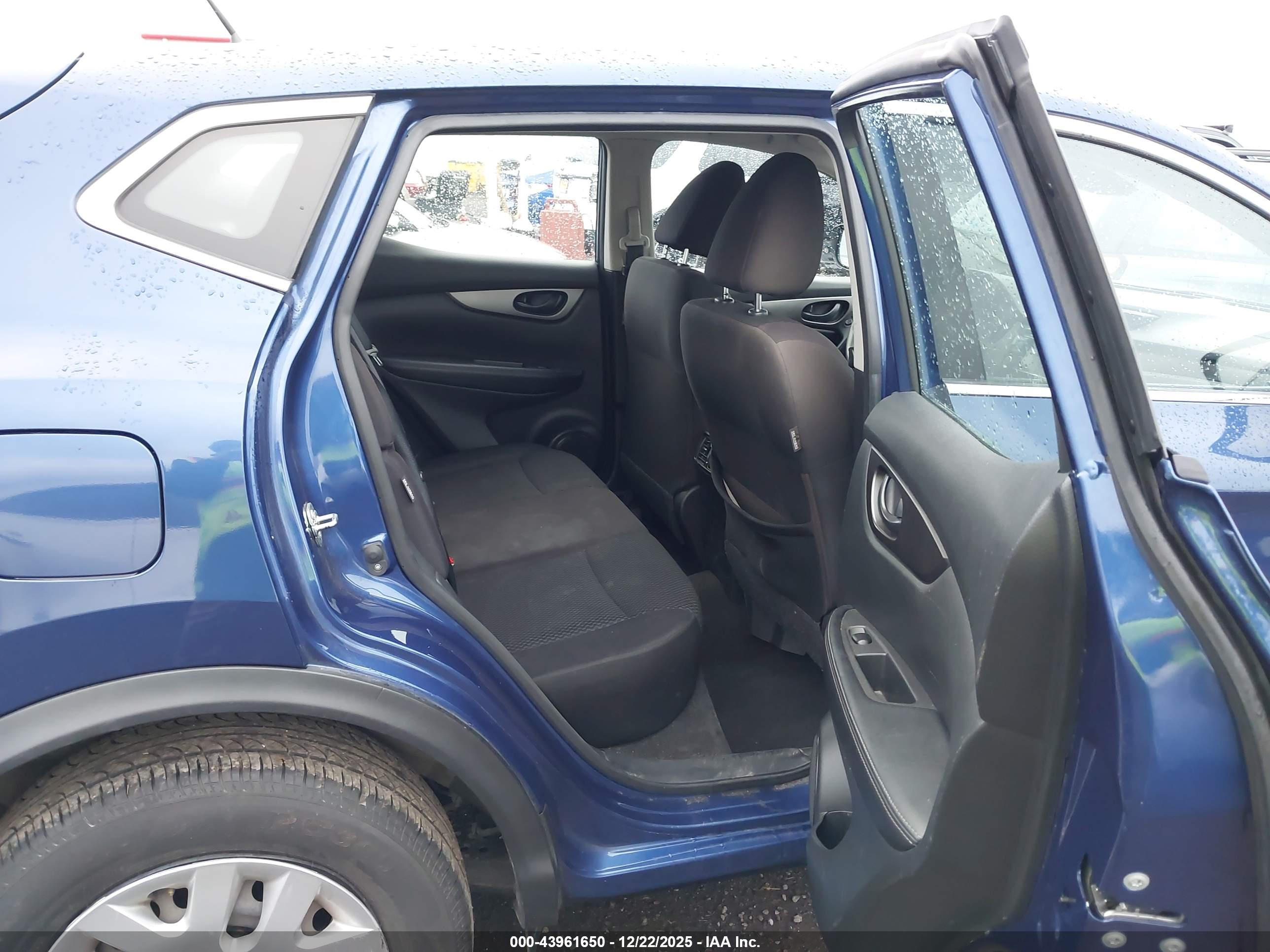 NISSAN ROGUE image 8