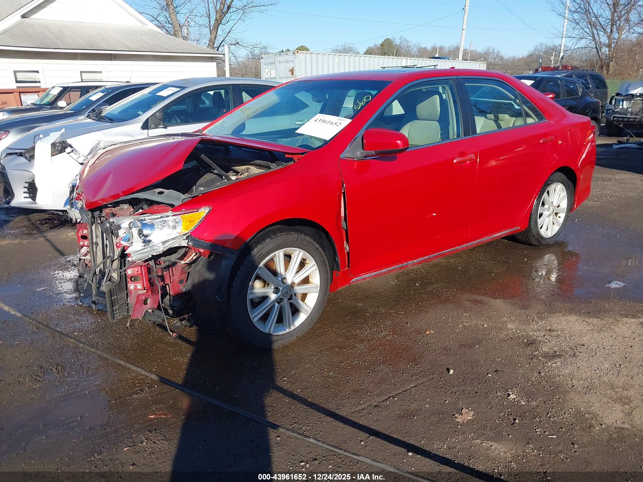 TOYOTA CAMRY image 2