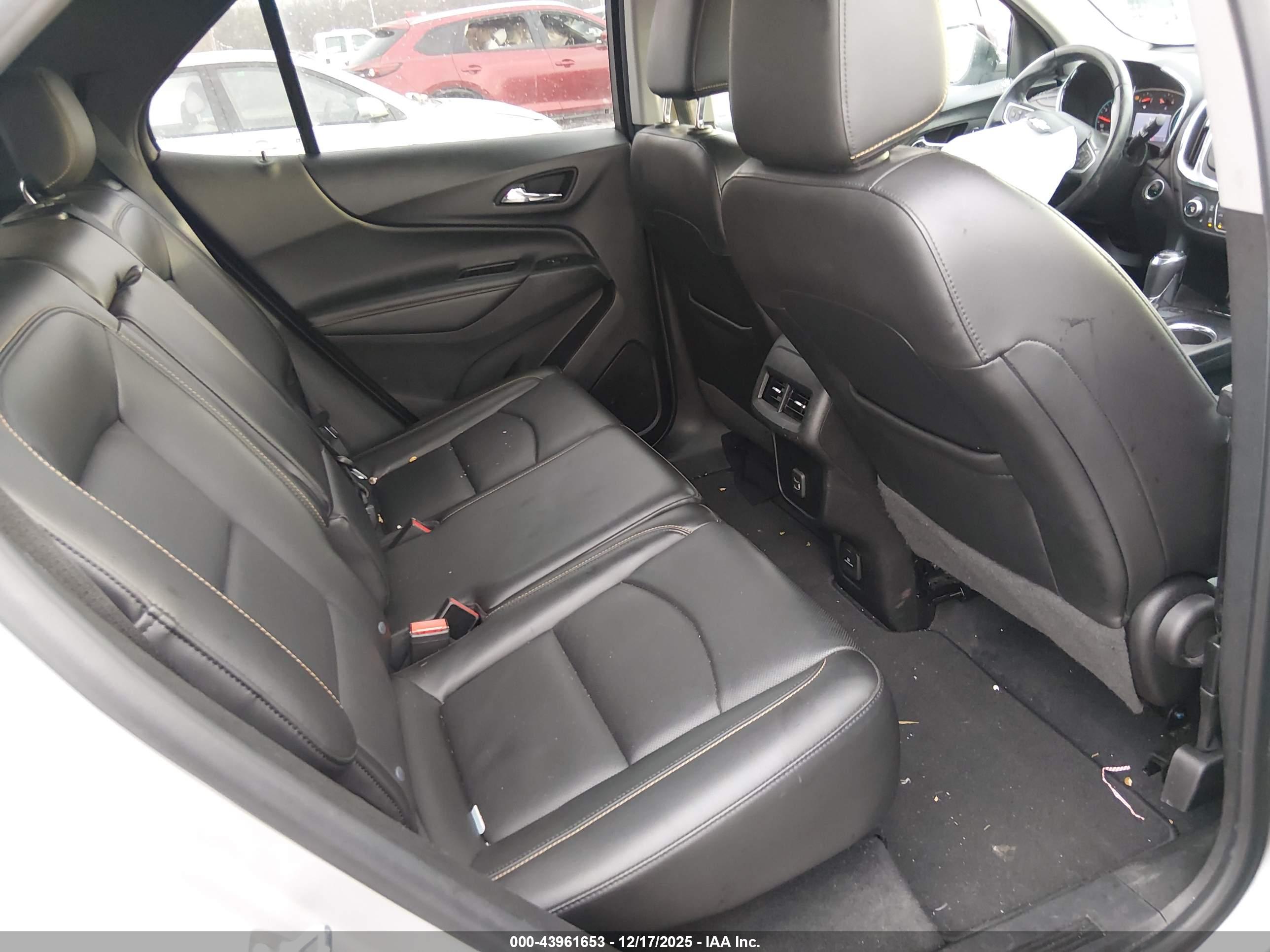 CHEVROLET EQUINOX image 8