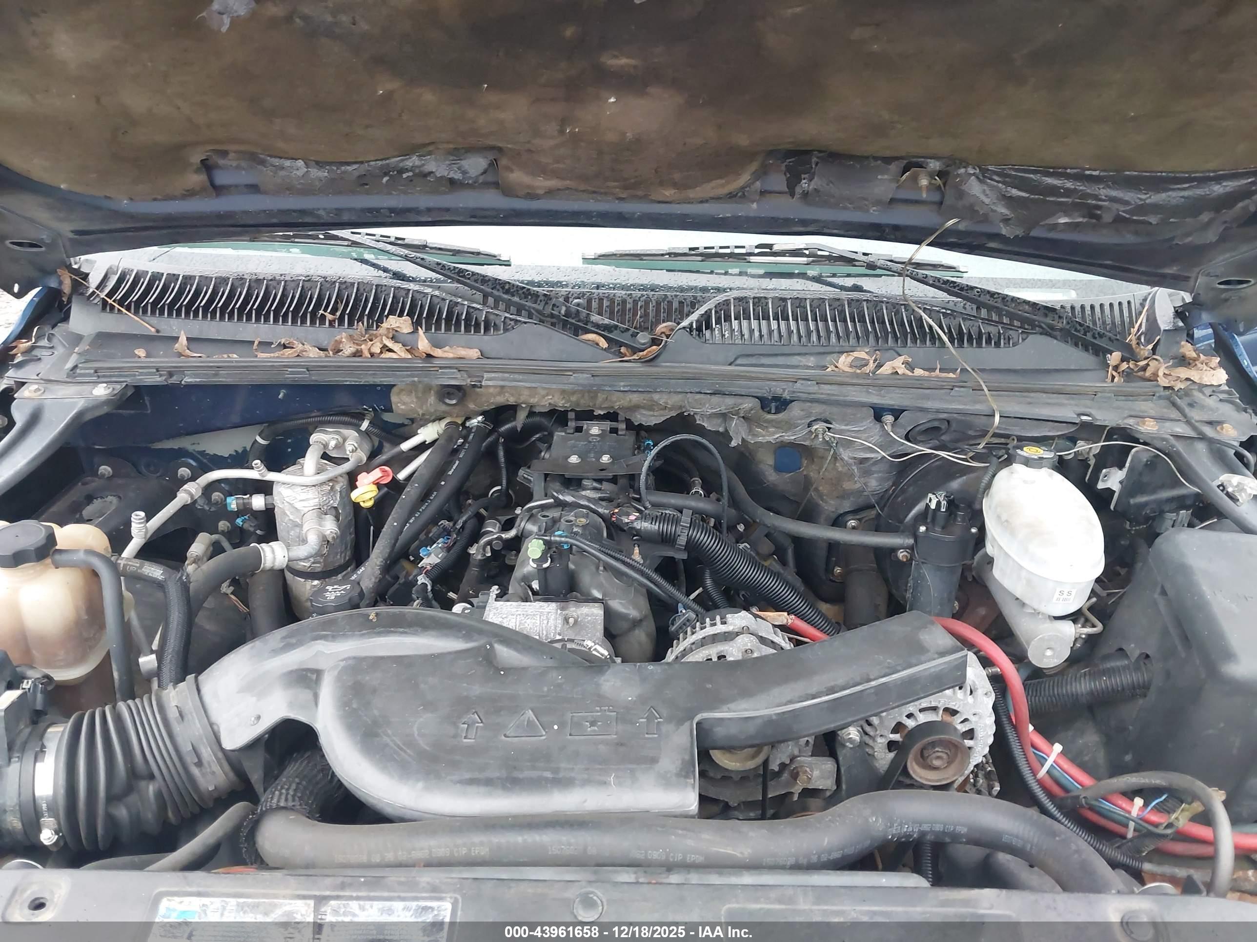CHEVROLET TAHOE image 10