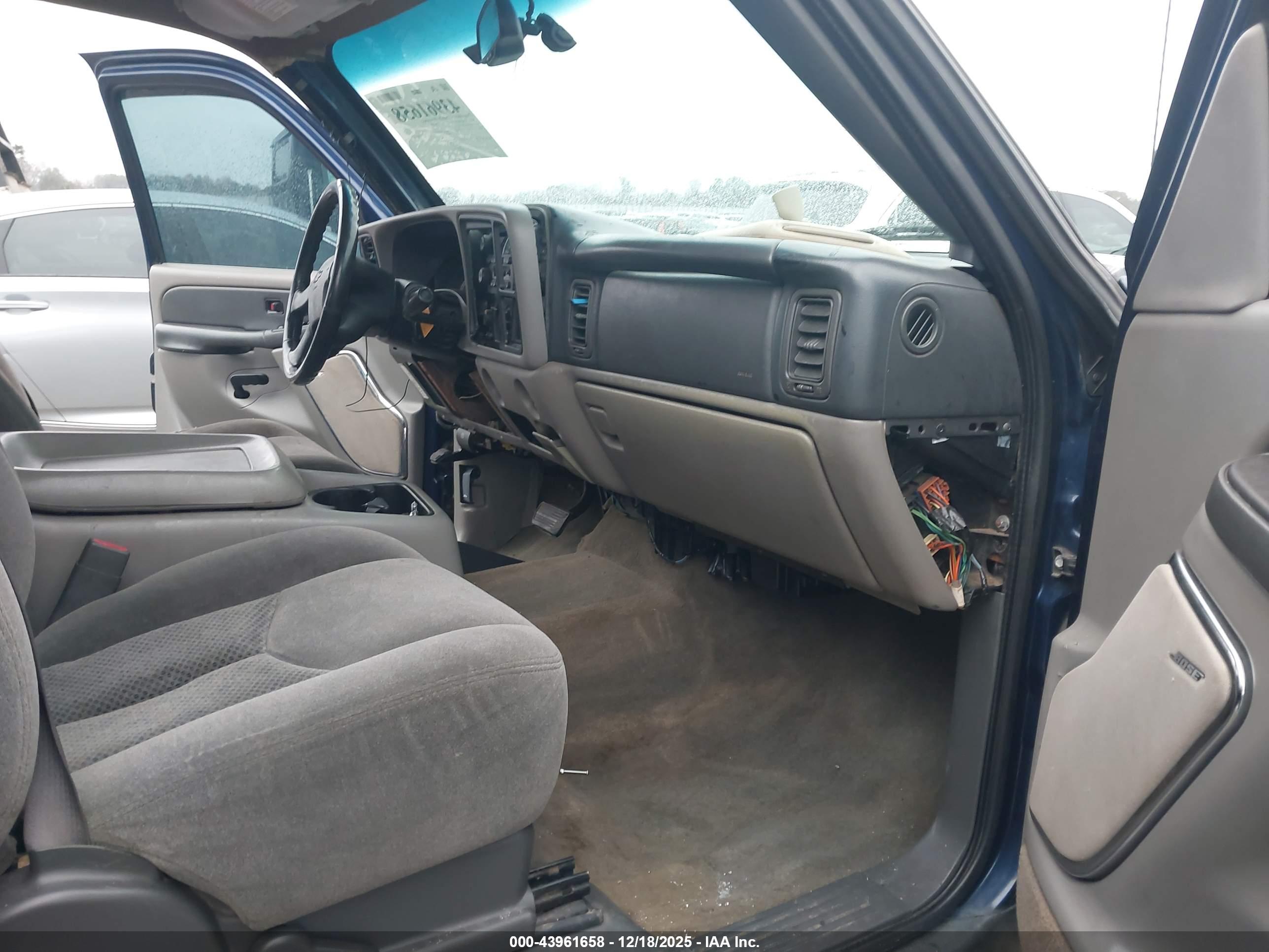 CHEVROLET TAHOE image 5