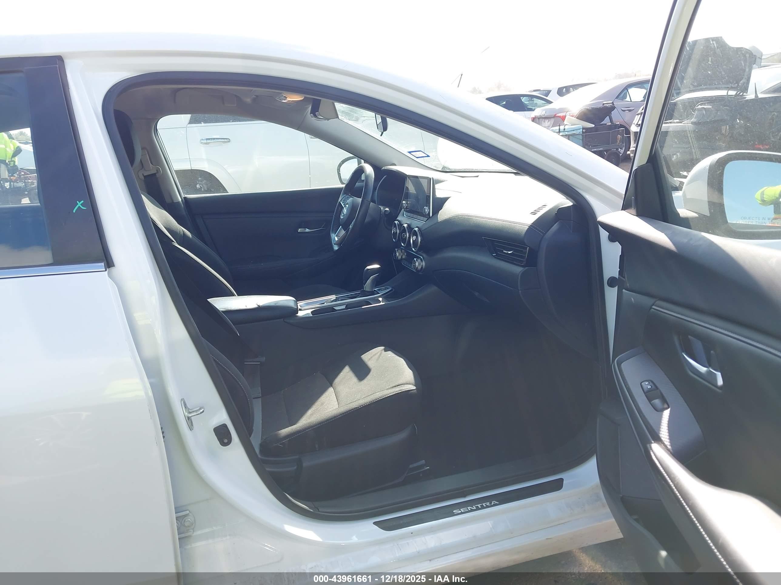 NISSAN SENTRA image 5