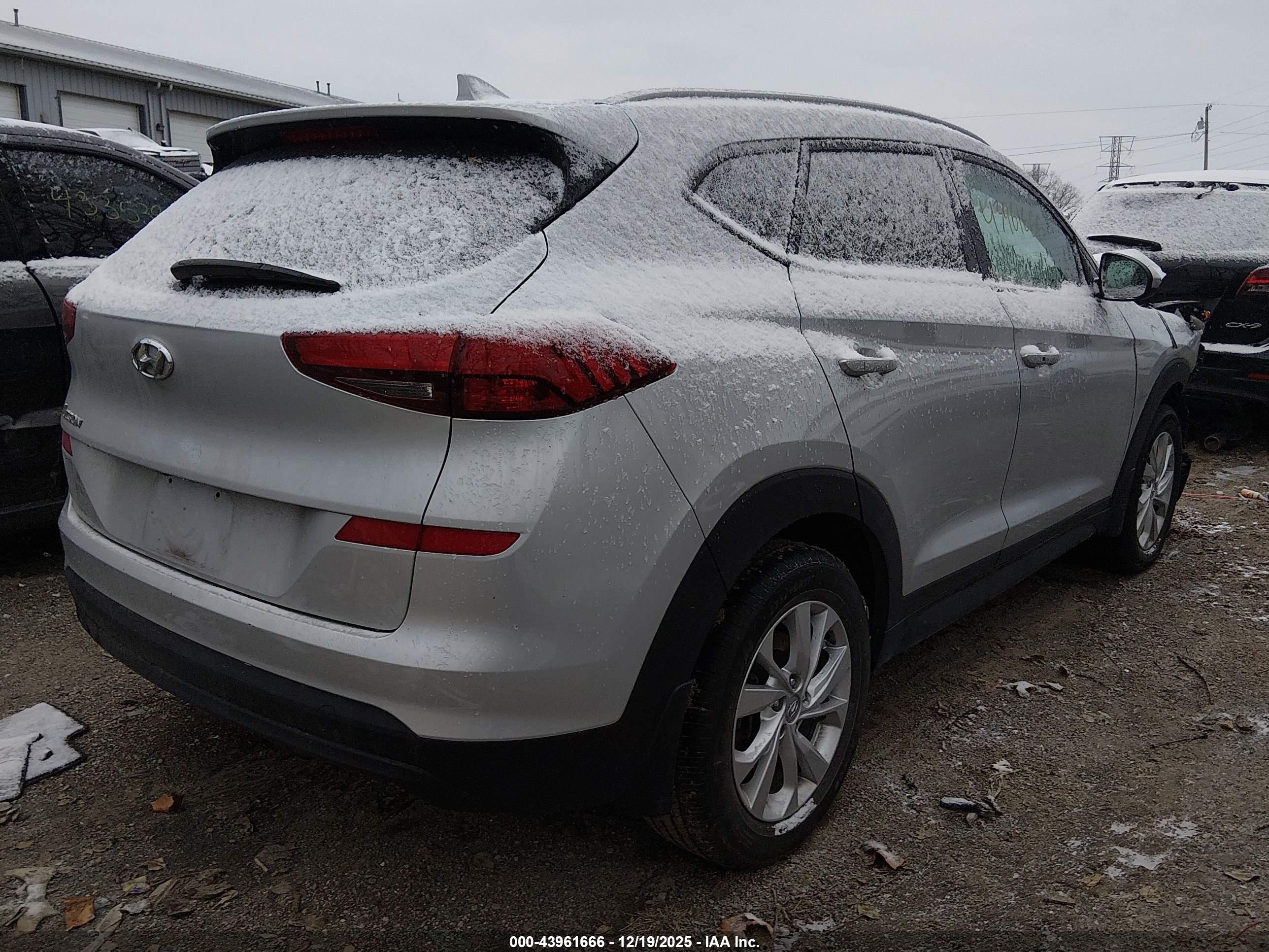 HYUNDAI TUCSON image 4