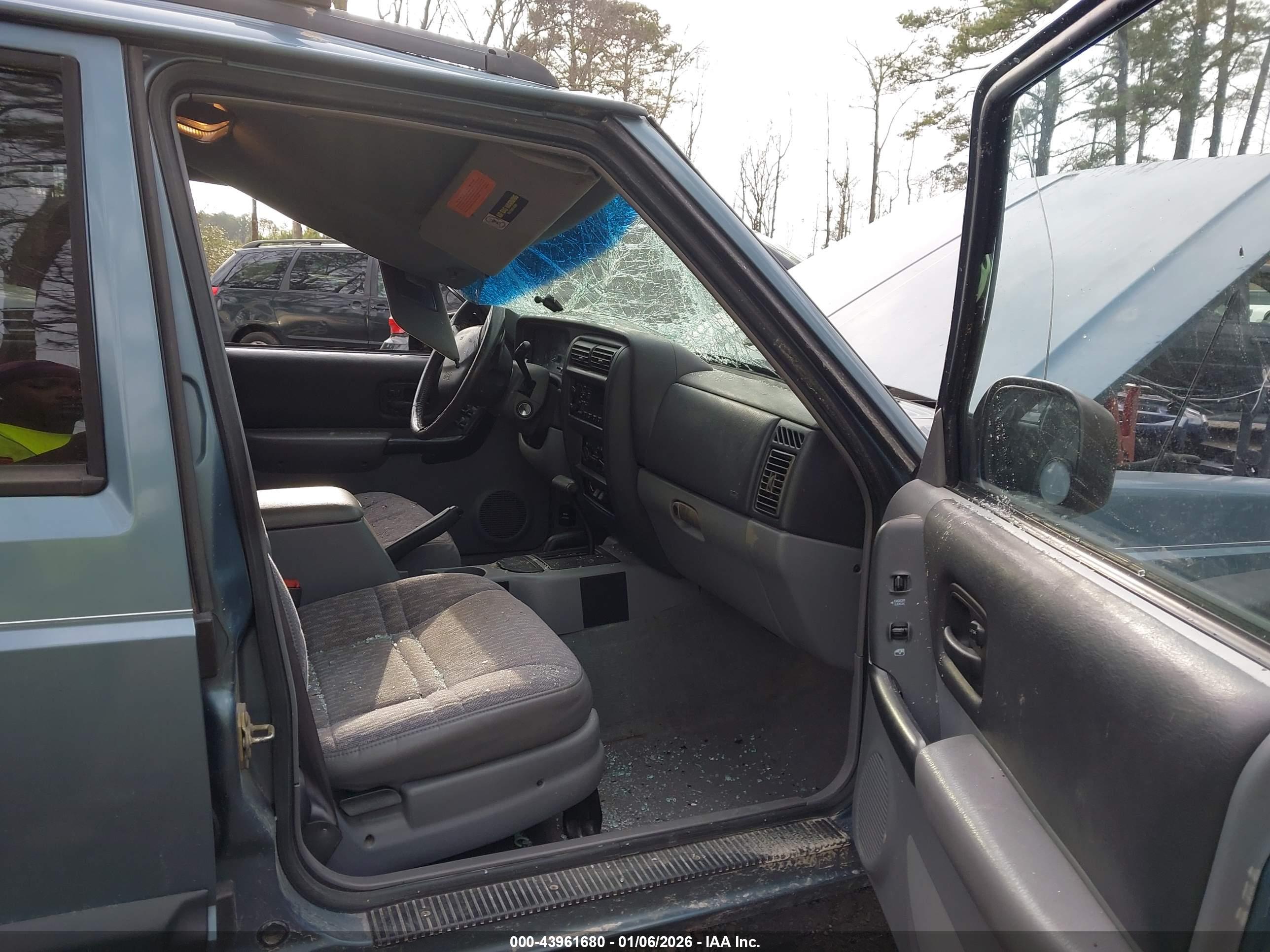 JEEP CHEROKEE image 5
