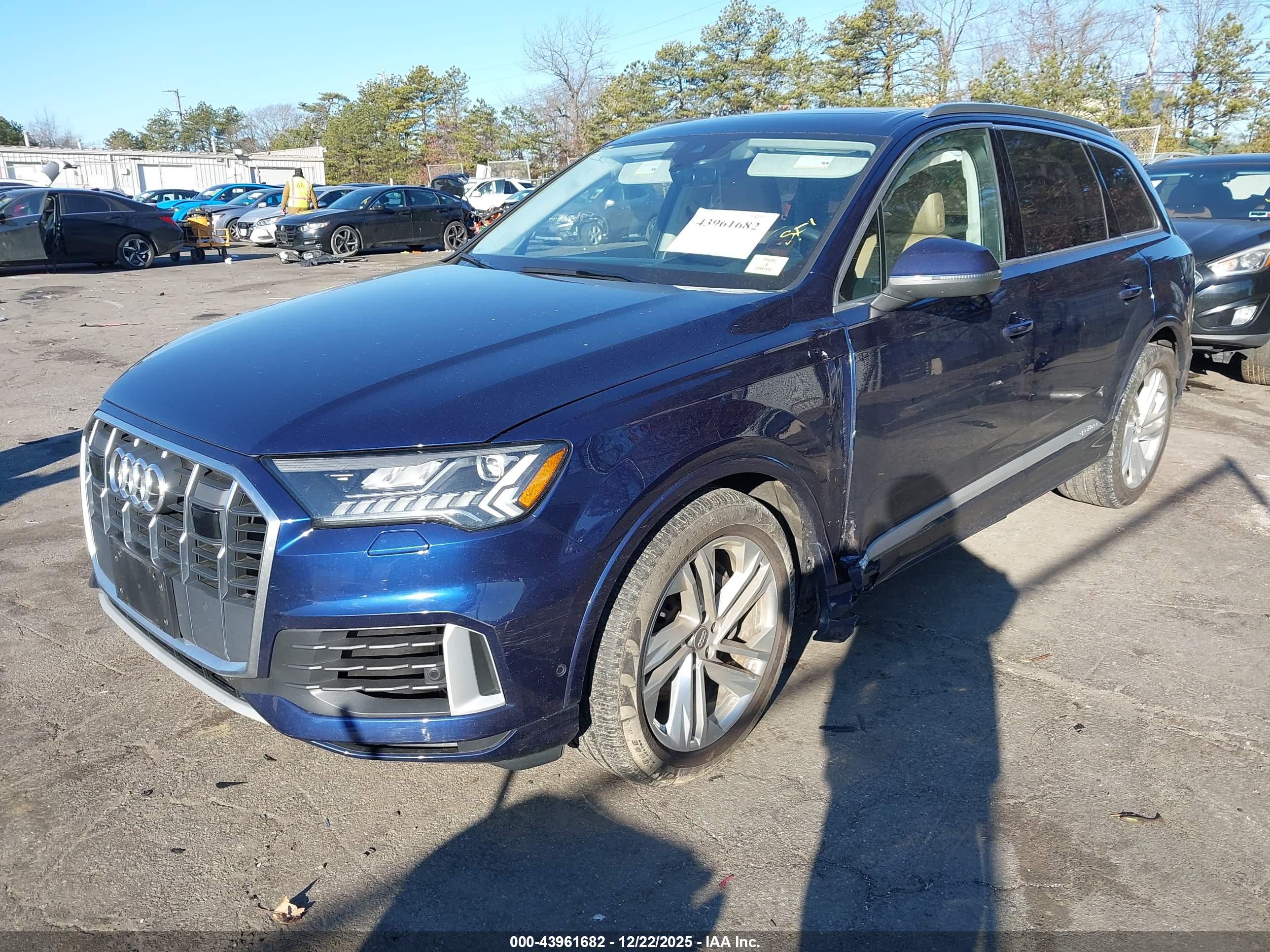 AUDI Q7 image 2