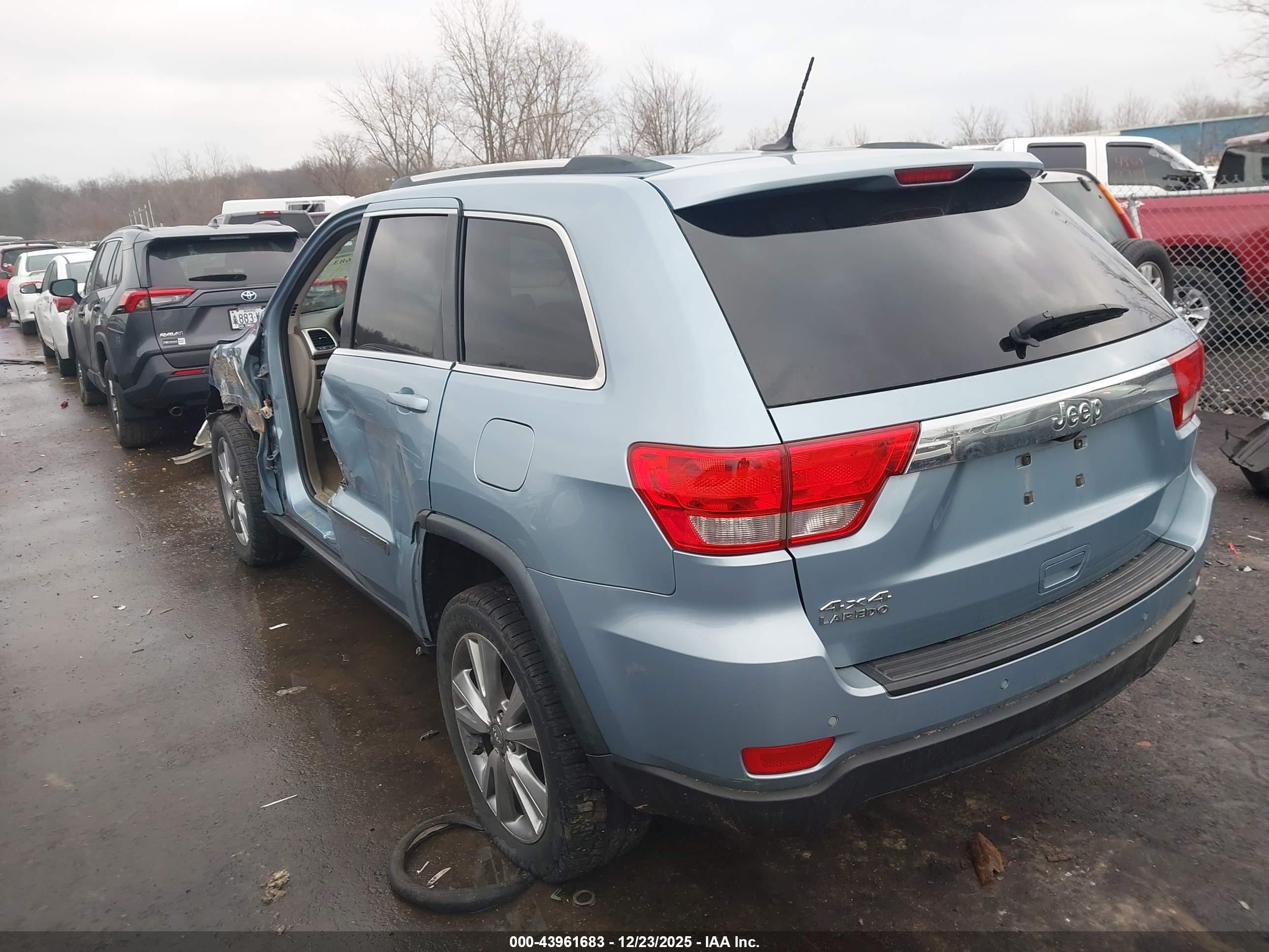 JEEP GRAND image 3