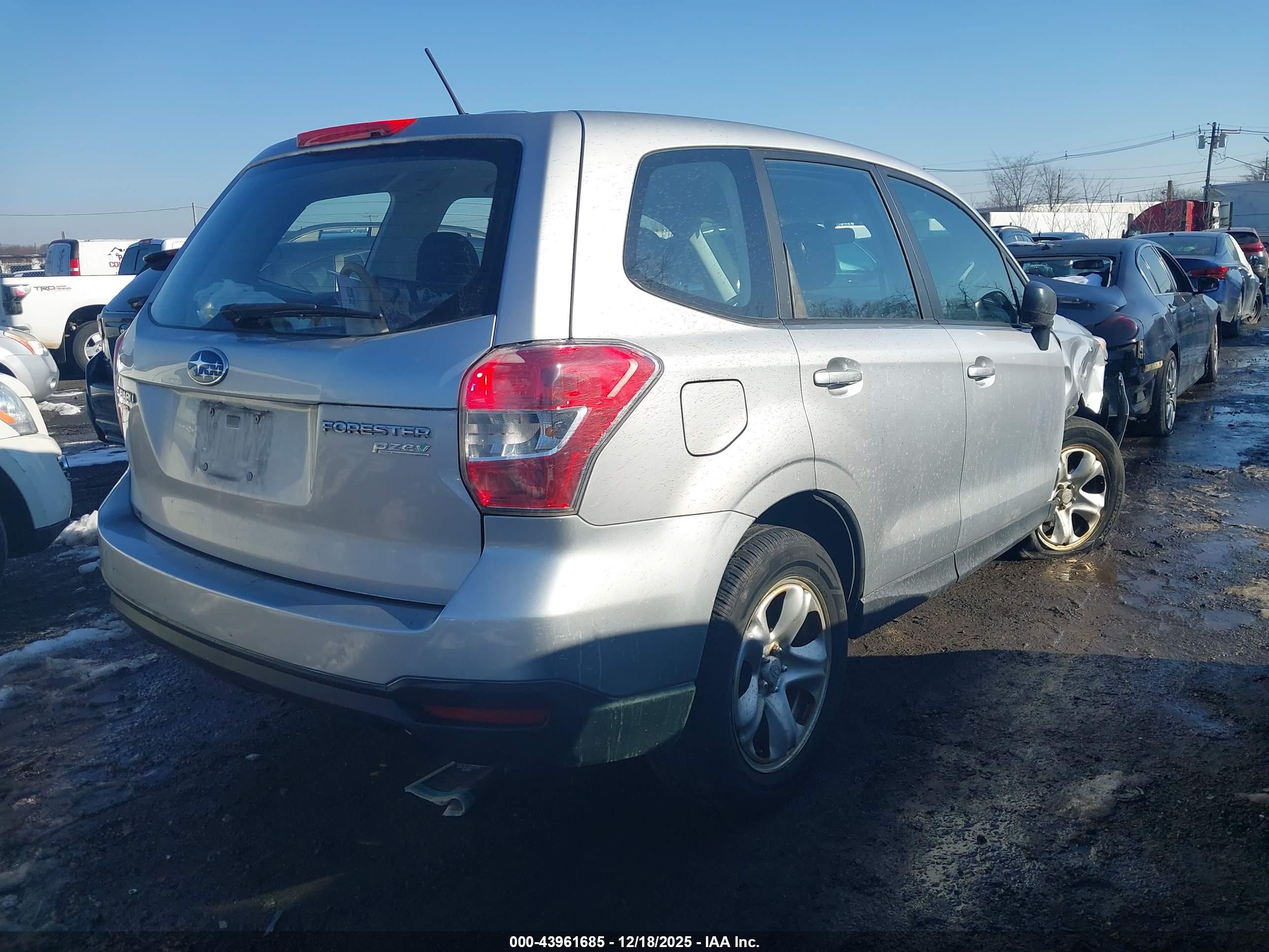 SUBARU FORESTER image 4