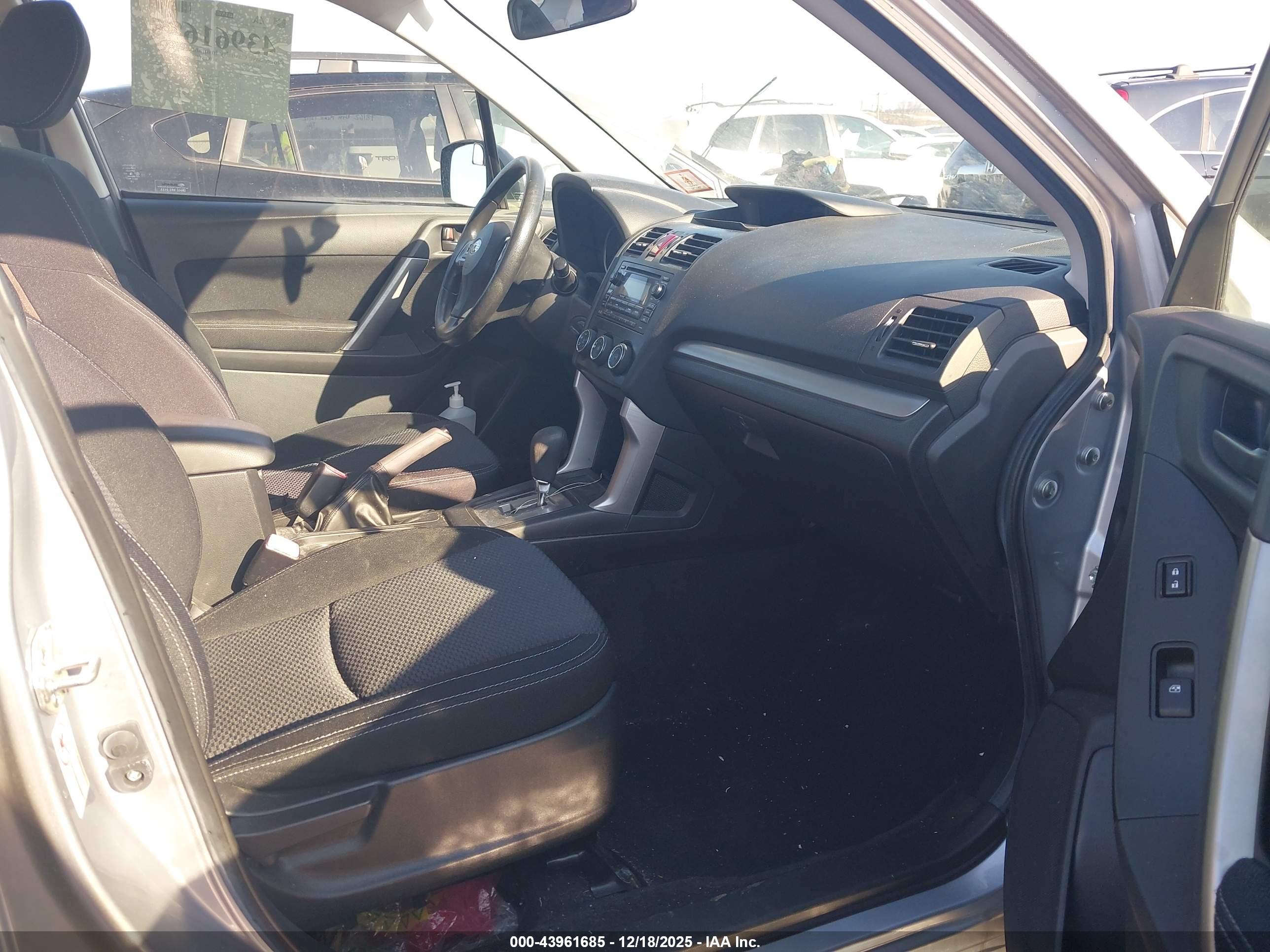 SUBARU FORESTER image 5